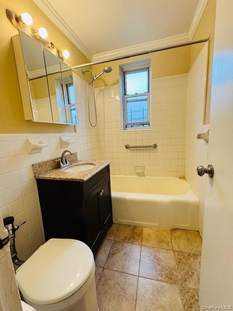 #7 photo, 65-45 Yellowstone Boulevard, Forest Hills , NY 11375