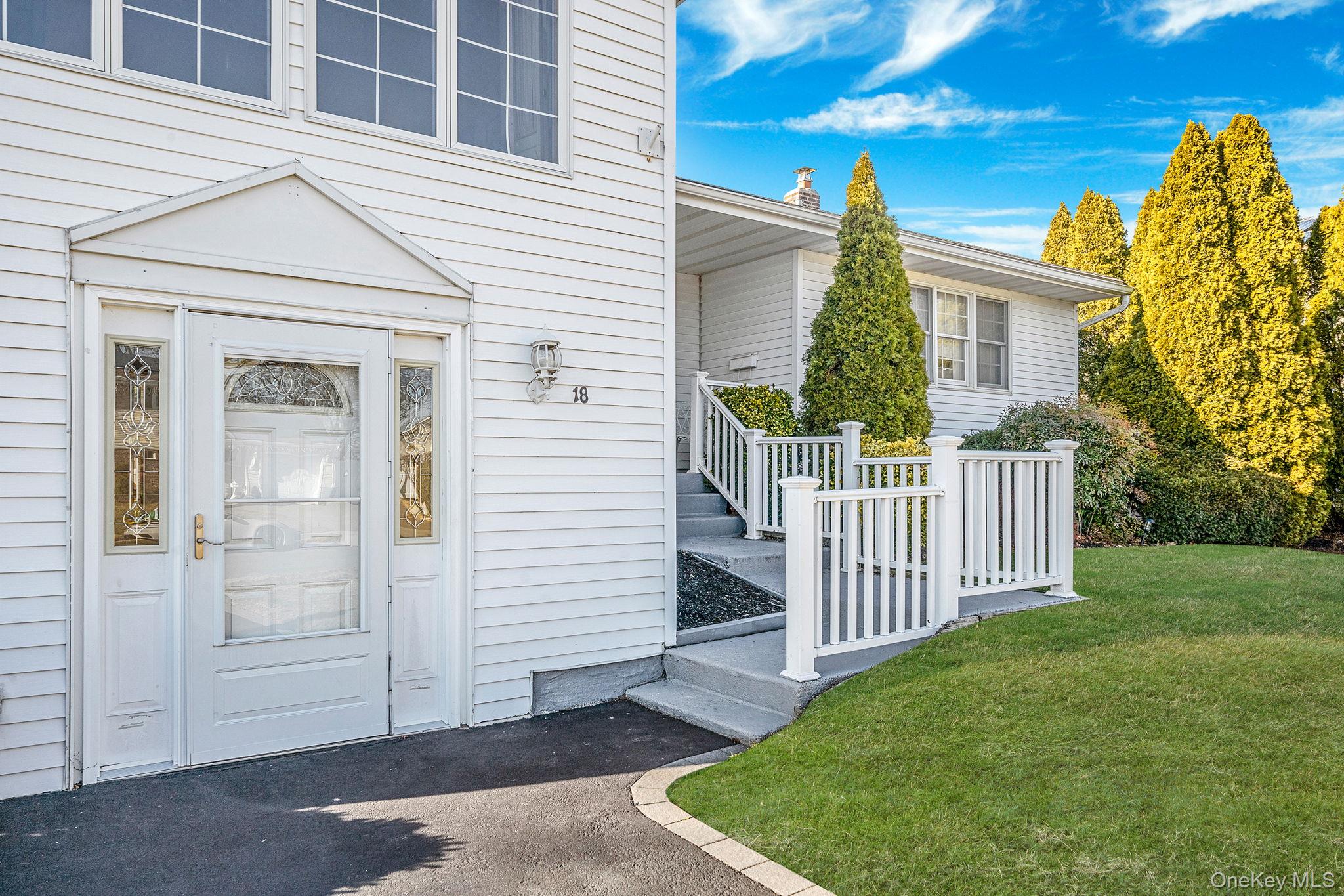 #4 photo, 18 Amapola Lane, Kings Park , NY 11754