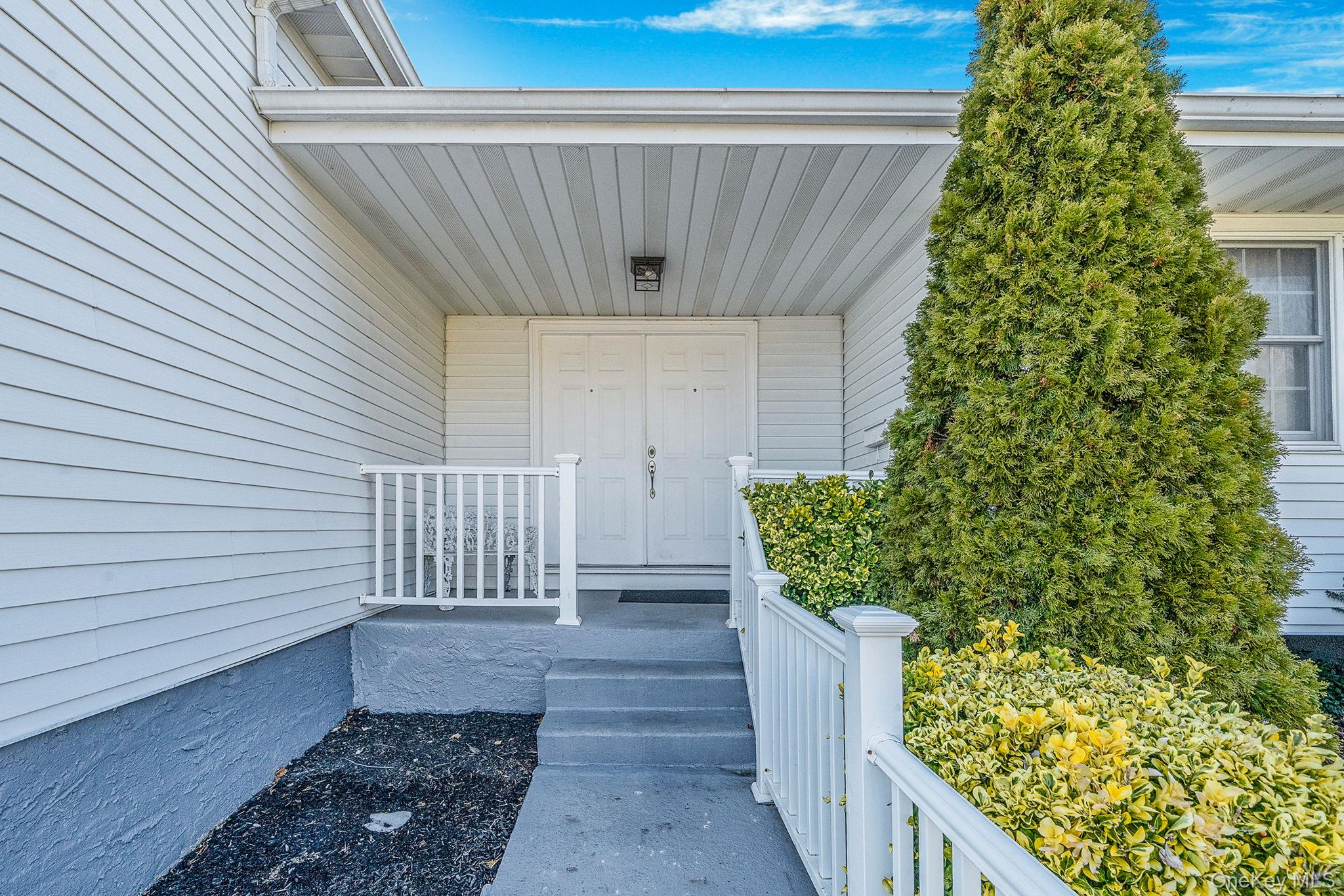 #5 photo, 18 Amapola Lane, Kings Park , NY 11754