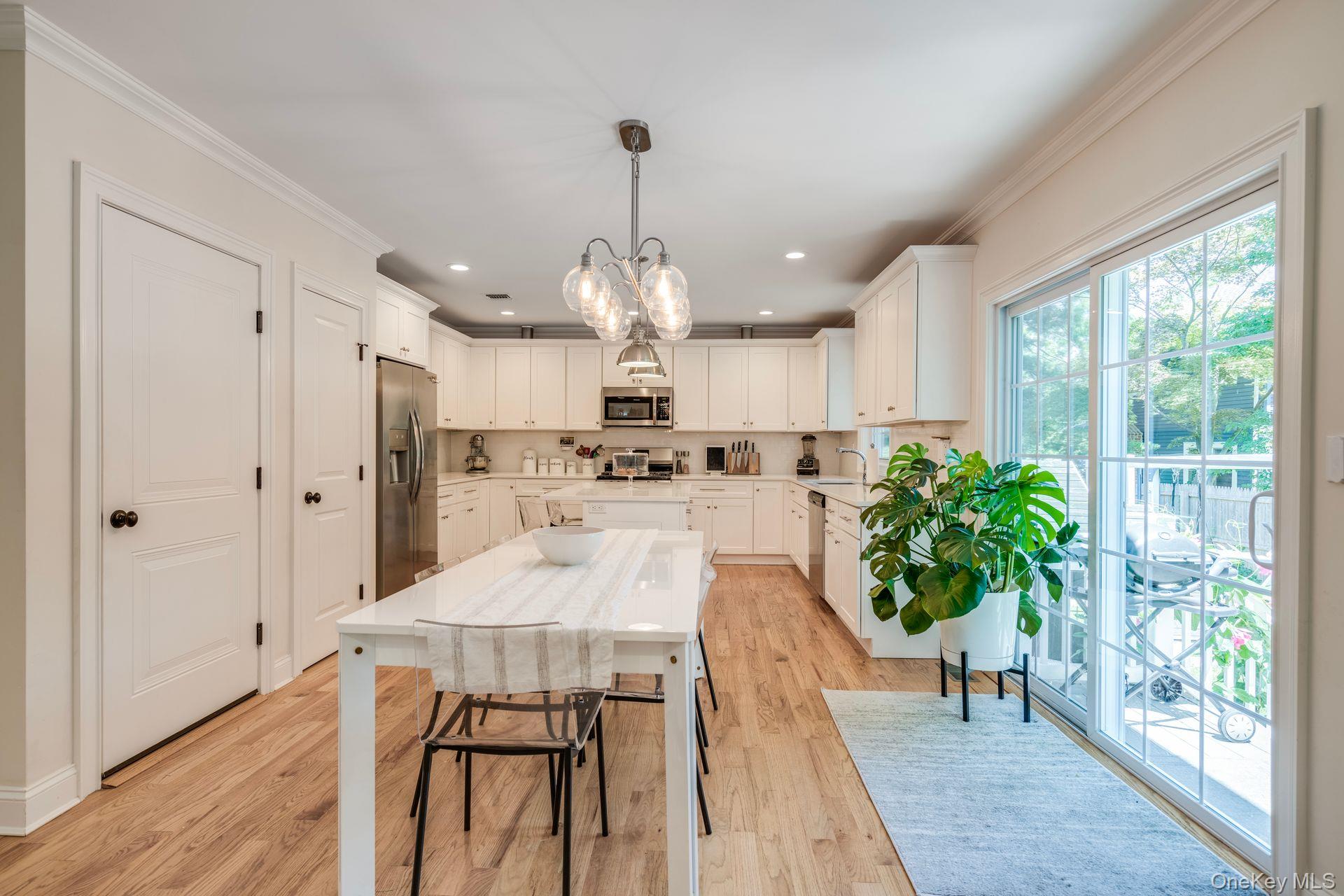 #11 photo, 16 Soundview Road, מחוז סאפוק Huntington , NY 11743