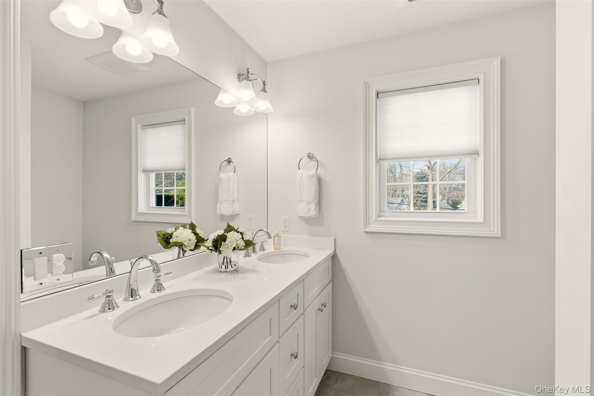 #18 photo, 16 Soundview Road, מחוז סאפוק Huntington , NY 11743