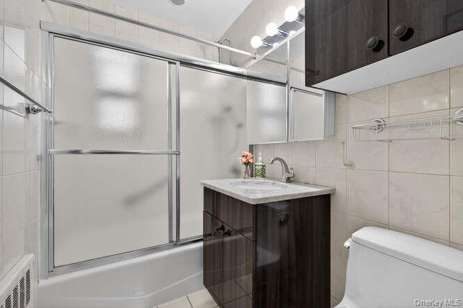 #15 photo, 252-23 63rd Avenue, קווינס Little Neck , NY 11362