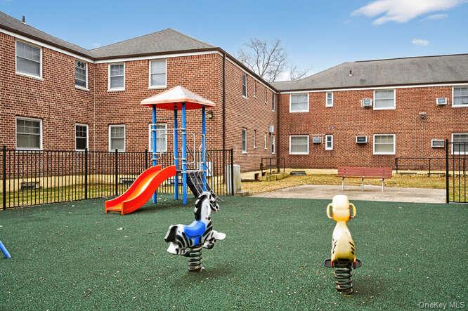 #16 photo, 252-23 63rd Avenue, קווינס Little Neck , NY 11362