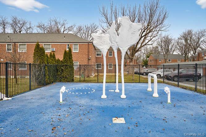 #17 photo, 252-23 63rd Avenue, קווינס Little Neck , NY 11362