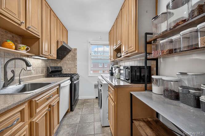 #8 photo, 252-23 63rd Avenue, קווינס Little Neck , NY 11362