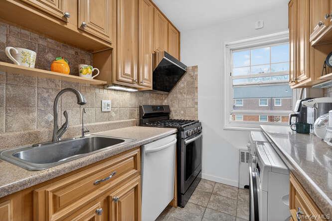 #9 photo, 252-23 63rd Avenue, קווינס Little Neck , NY 11362