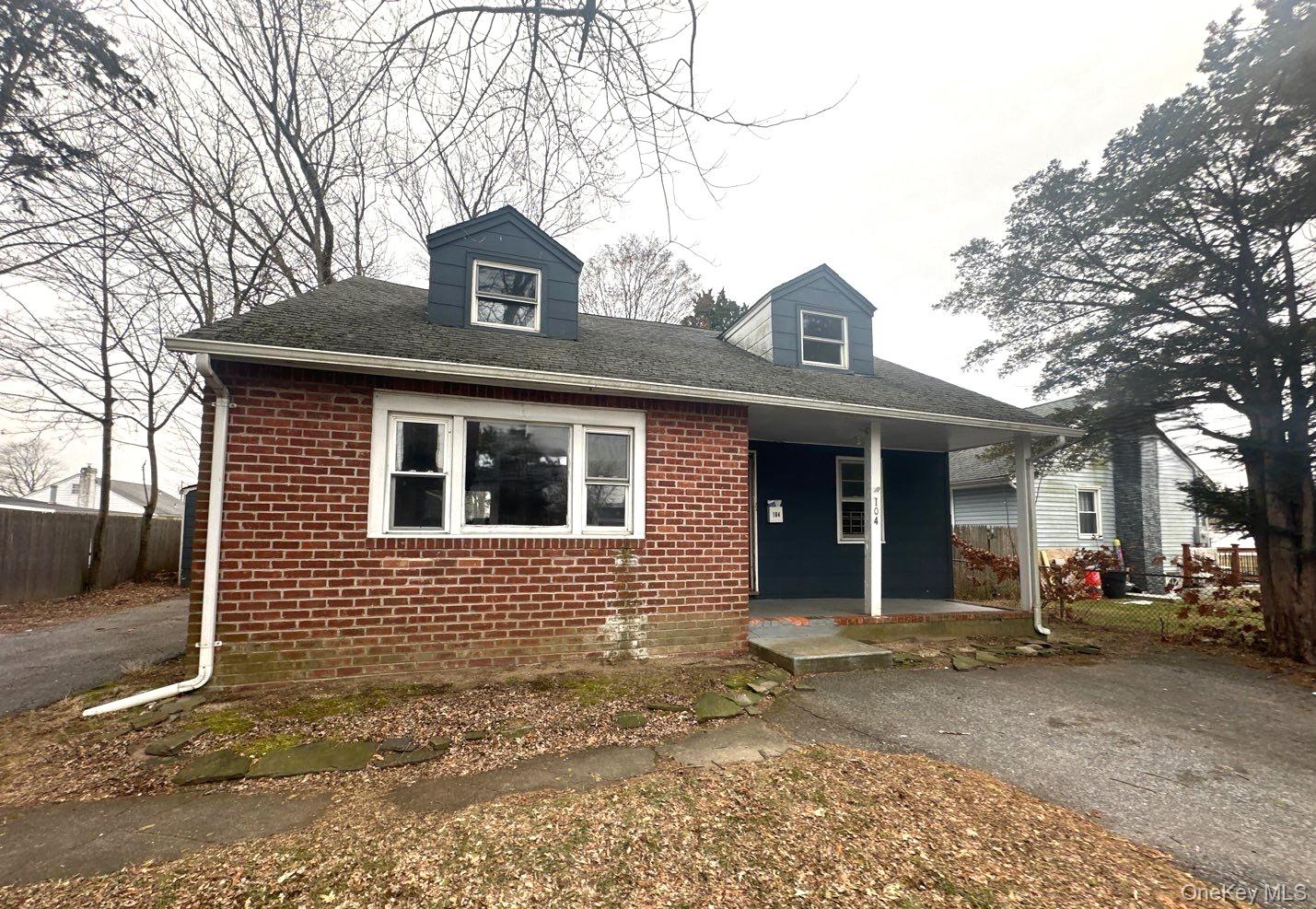 #1 photo, 104 Weeks Road, 롱 아일랜드 North Babylon , NY 11703