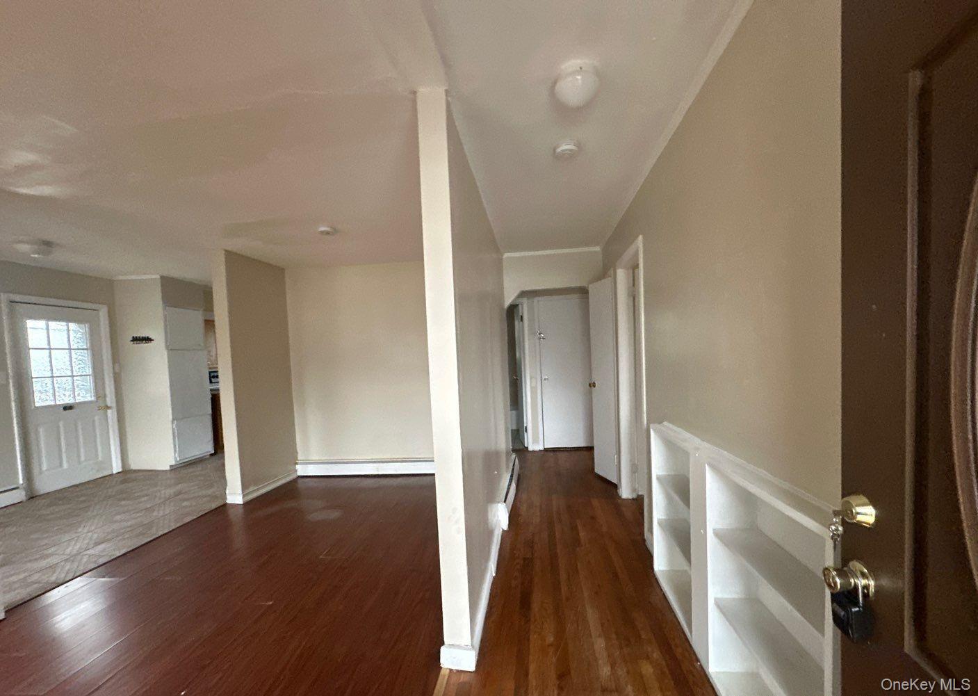 #2 photo, 104 Weeks Road, 롱 아일랜드 North Babylon , NY 11703