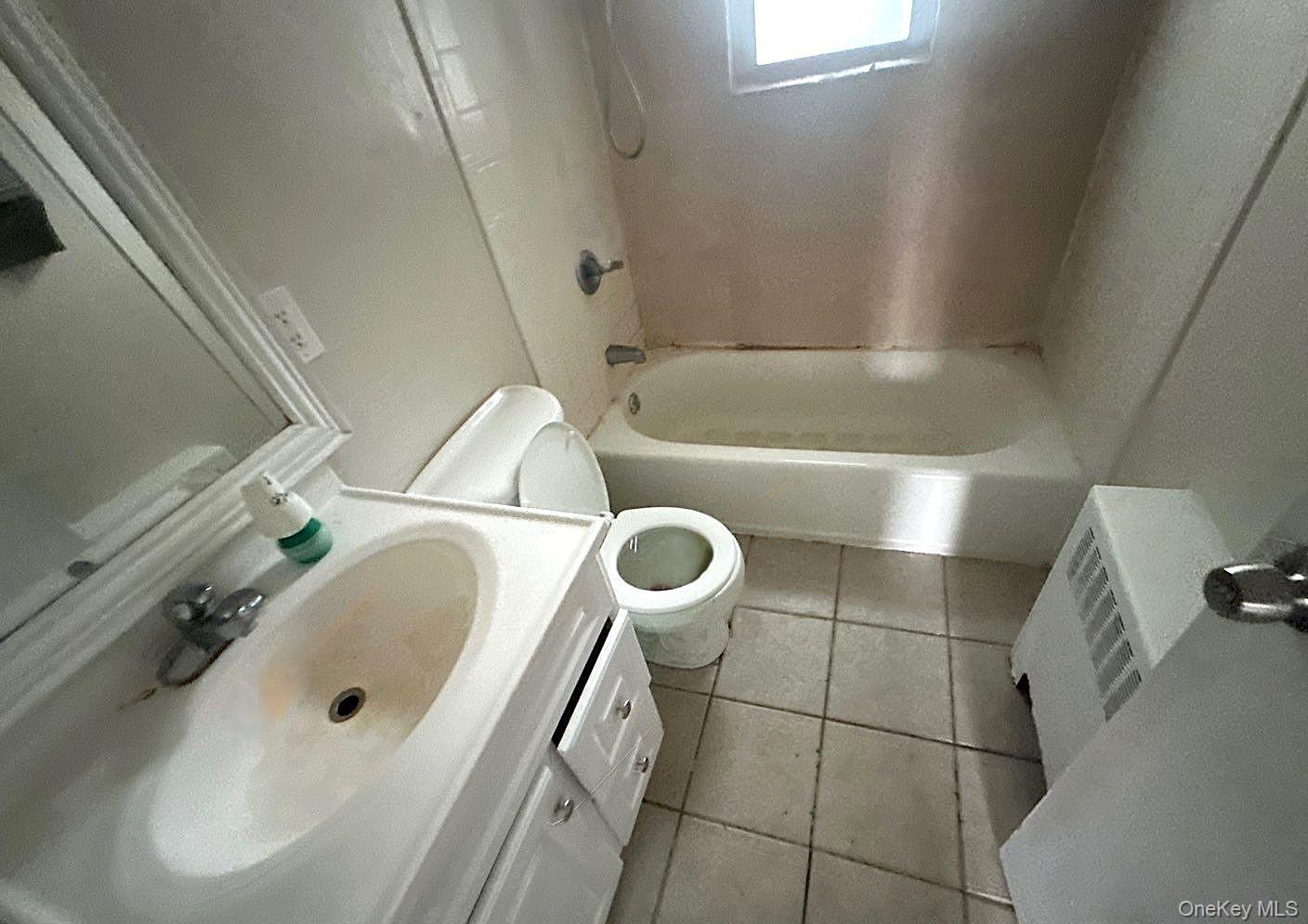 #8 photo, 104 Weeks Road, 롱 아일랜드 North Babylon , NY 11703