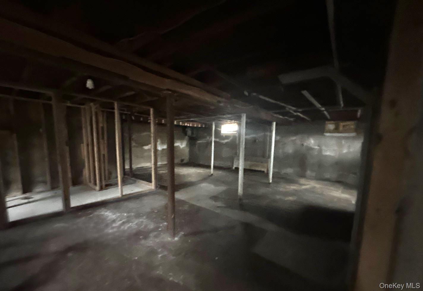 #9 photo, 104 Weeks Road, 롱 아일랜드 North Babylon , NY 11703