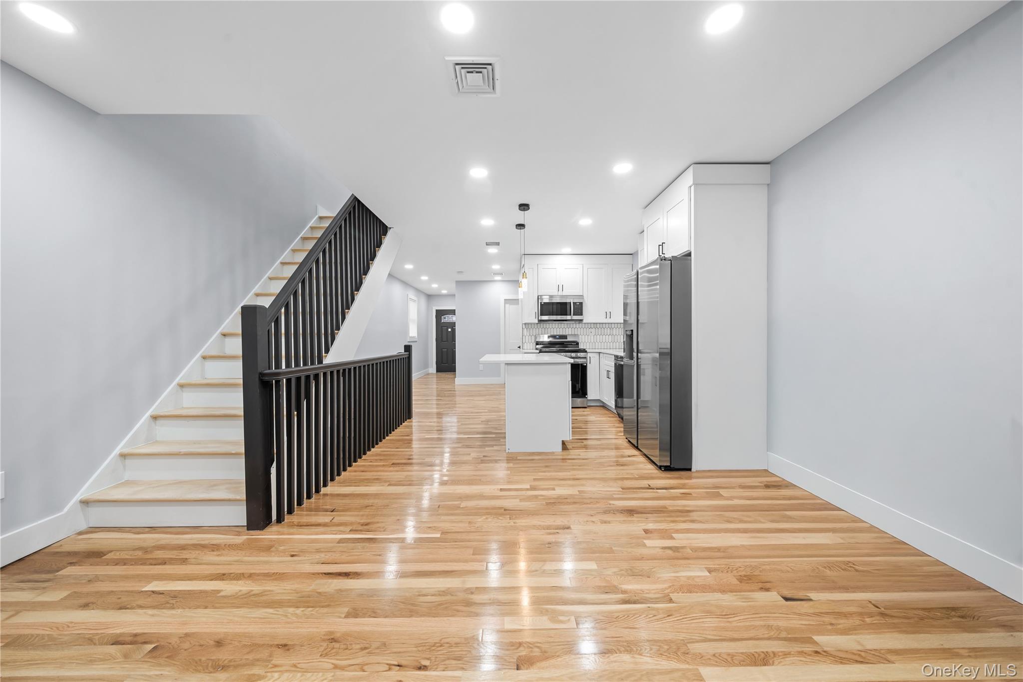 #4 photo, 16 Laurel Avenue, Hempstead , NY 11550