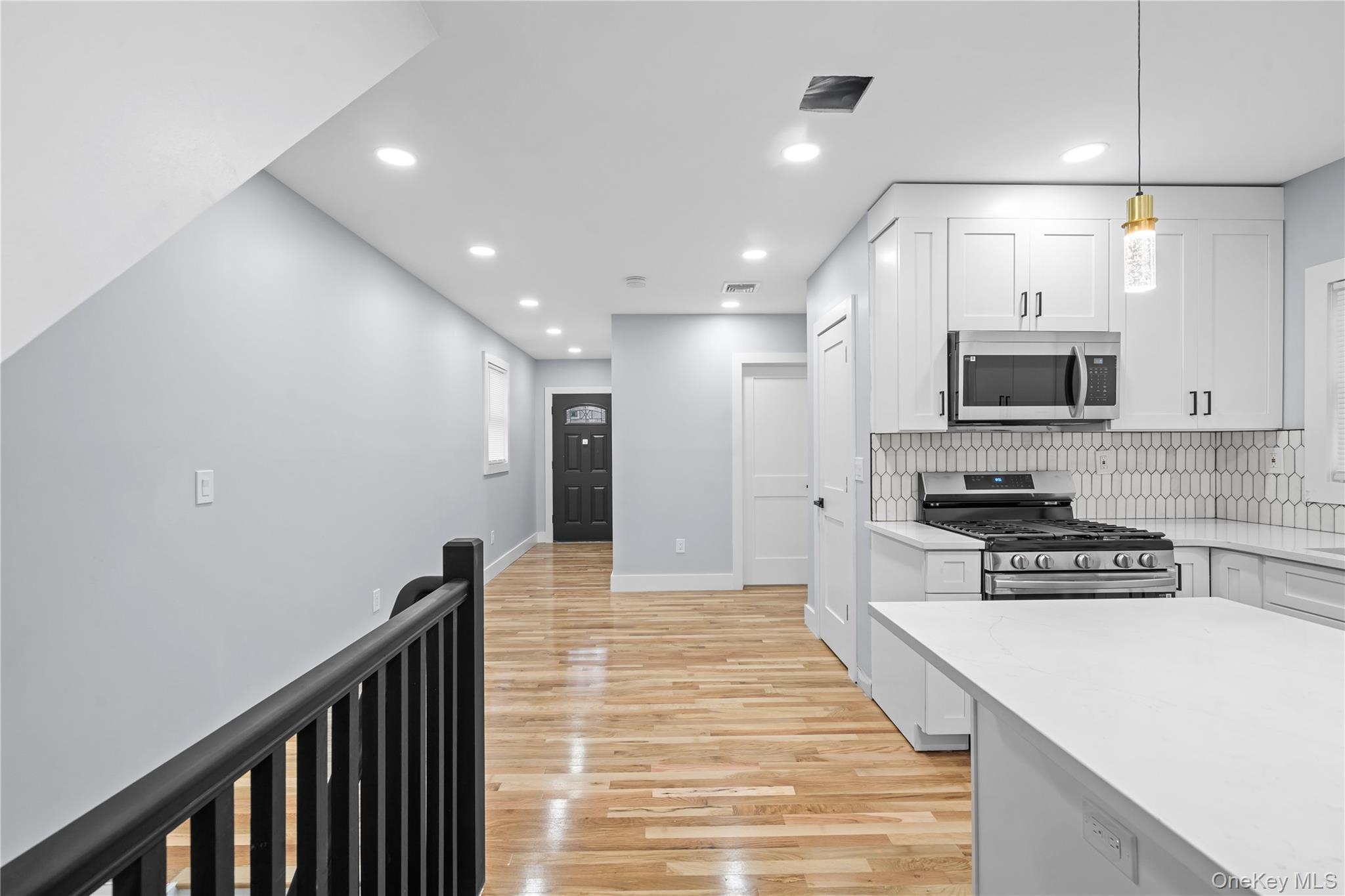 #8 photo, 16 Laurel Avenue, Hempstead , NY 11550