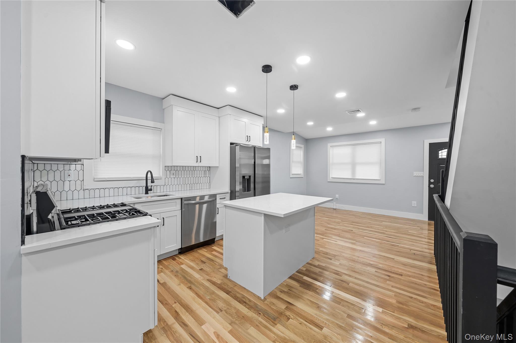 #9 photo, 16 Laurel Avenue, Hempstead , NY 11550