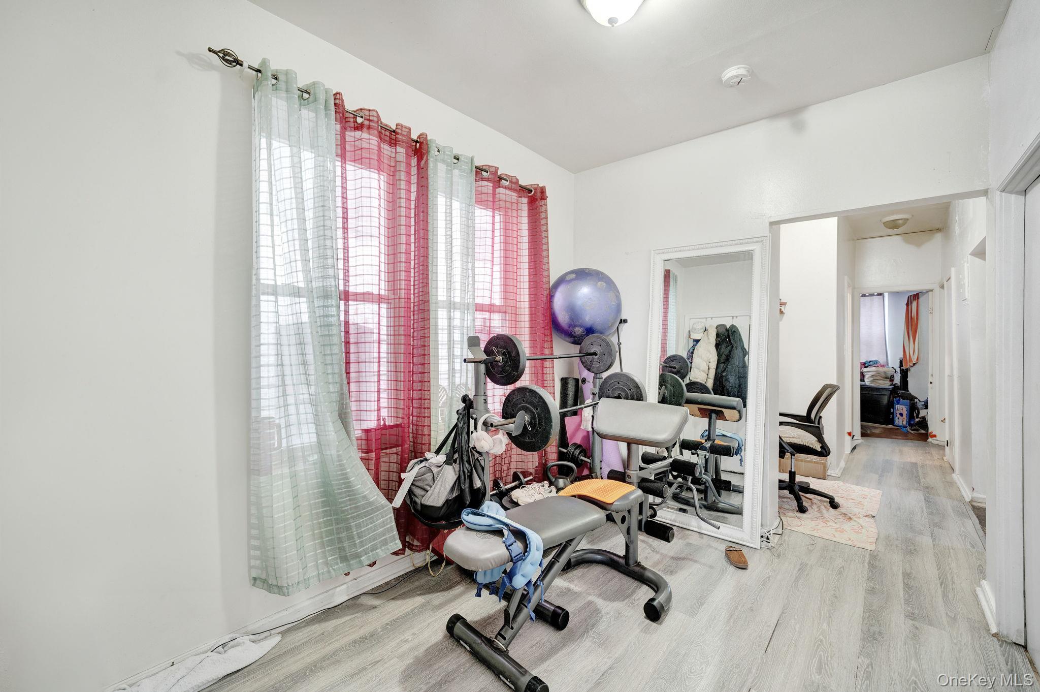 #10 photo, 1916 Osbourne Place, Bronx , NY 10453