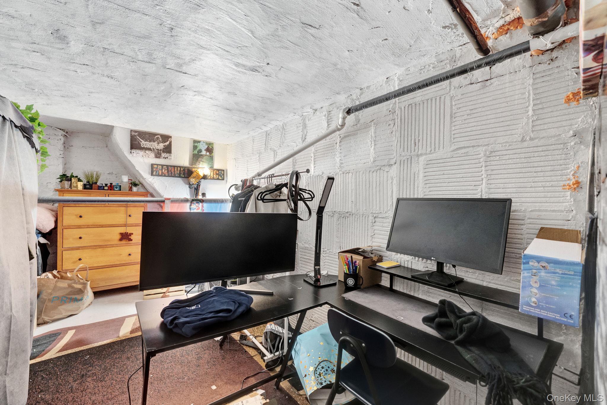 #11 photo, 1916 Osbourne Place, Bronx , NY 10453