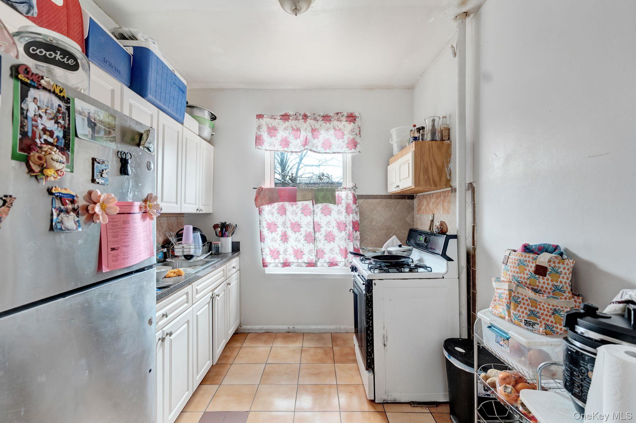 #9 photo, 1916 Osbourne Place, Bronx , NY 10453