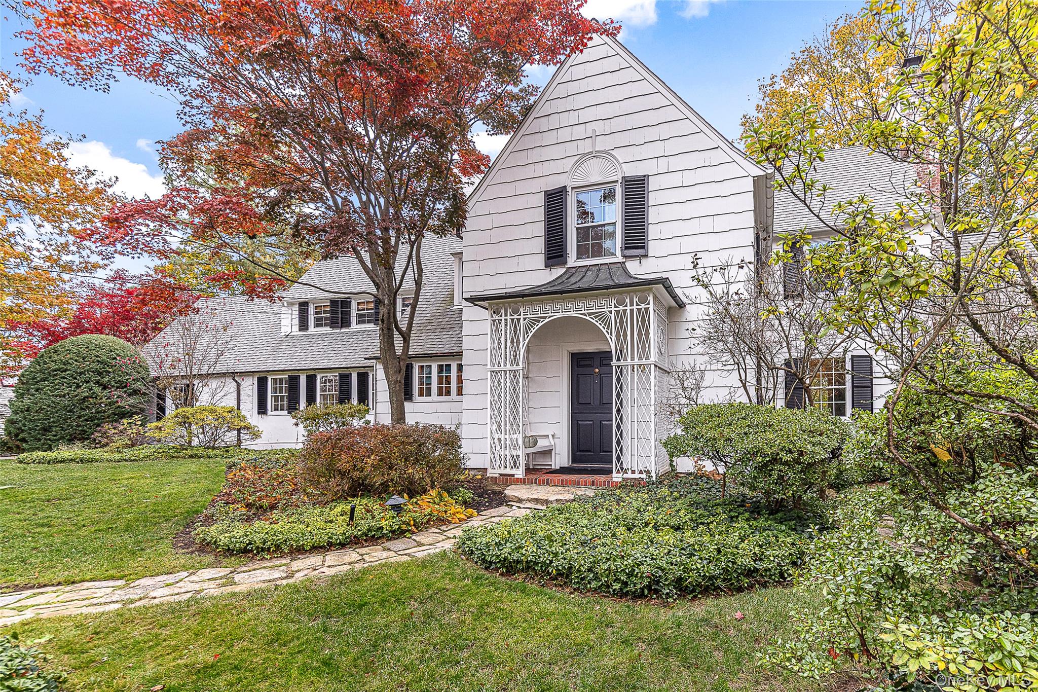 #2 photo, 80 Hereford Road, Bronxville , NY 10708