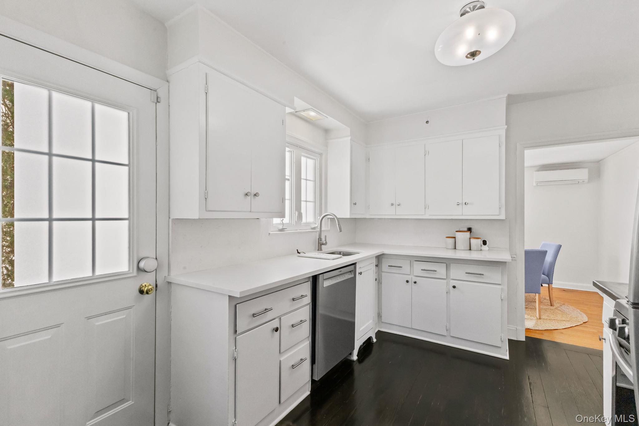 #11 photo, 55 Edgewood Avenue, Larchmont , NY 10538