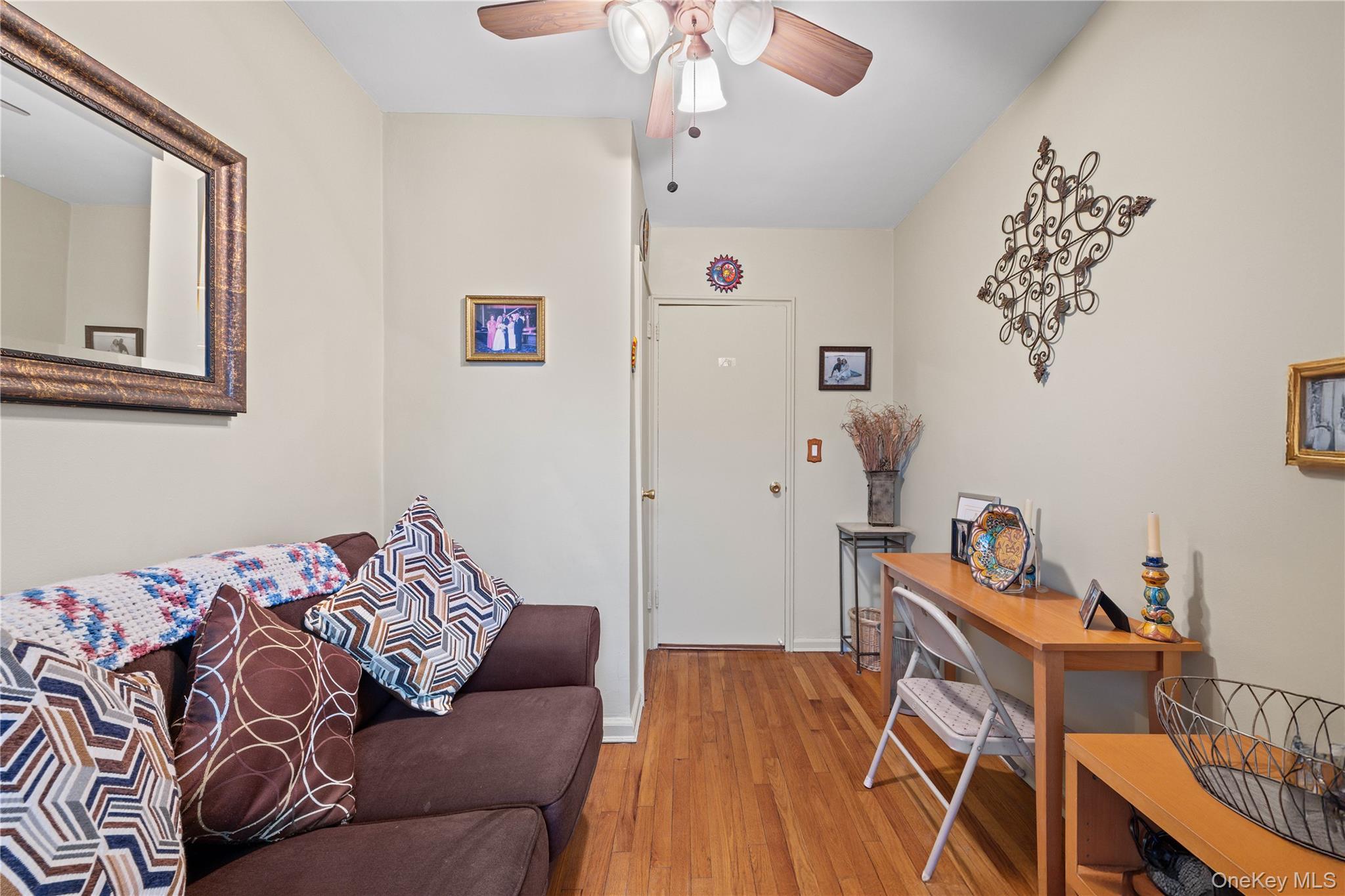 #18 photo, 2004 Bogart Avenue, Bronx , NY 10462