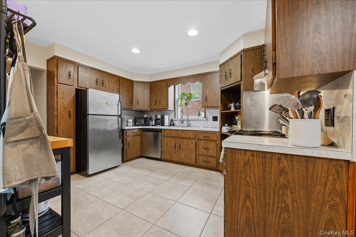 #10 photo, 21-51 48th Street, Куинс ‖ Astoria , NY 11105