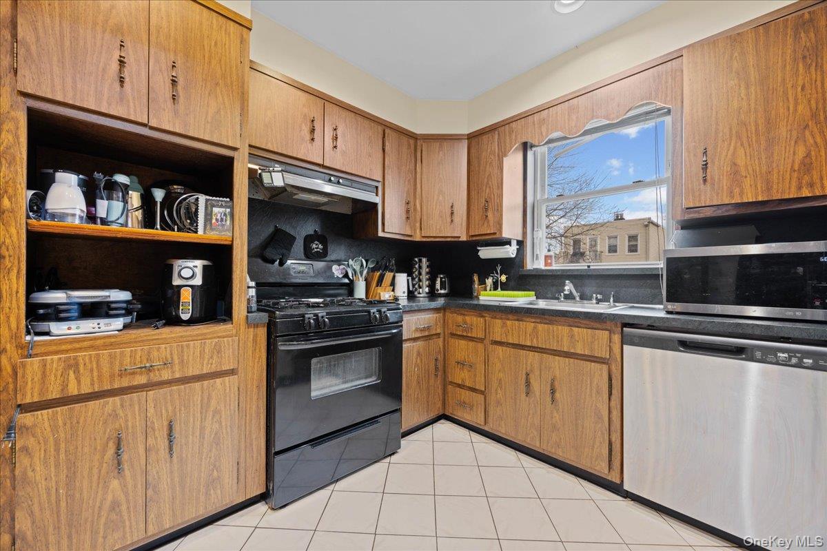 #16 photo, 21-51 48th Street, Куинс ‖ Astoria , NY 11105