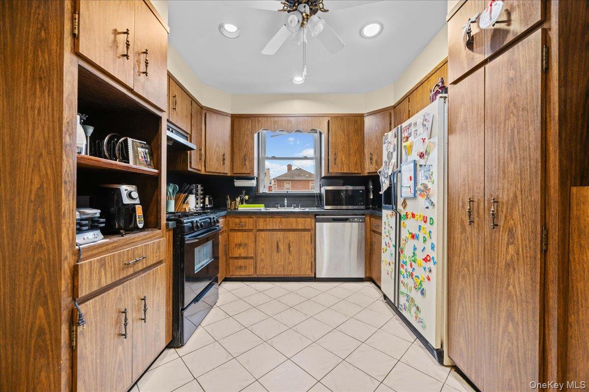 #17 photo, 21-51 48th Street, Куинс ‖ Astoria , NY 11105