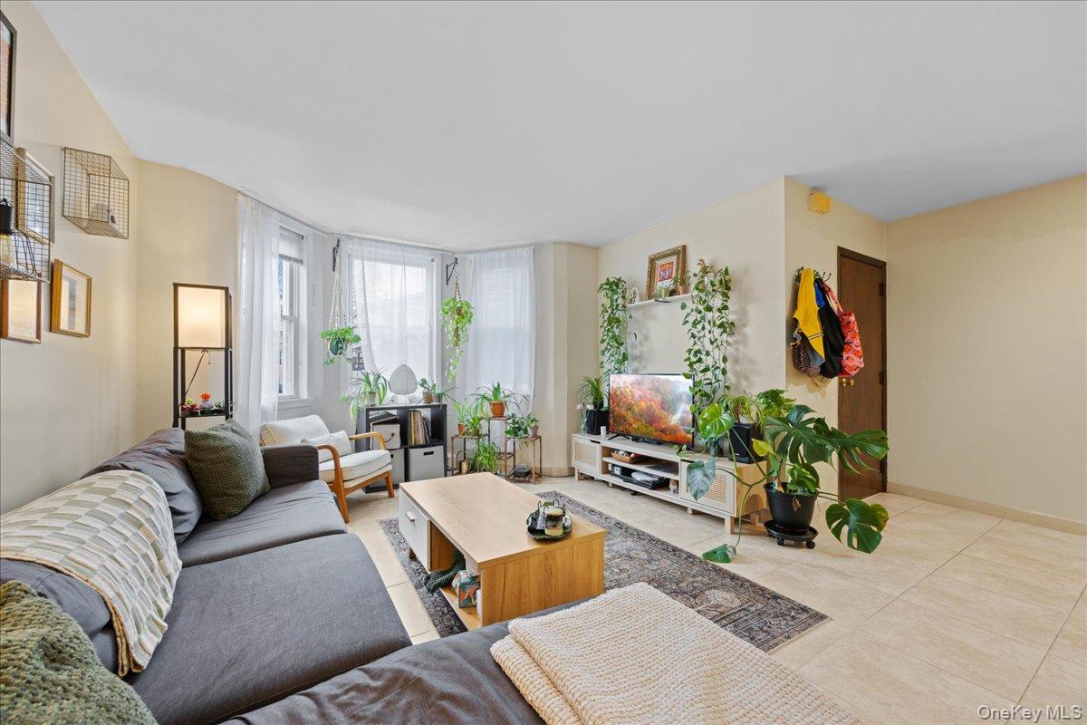 #6 photo, 21-51 48th Street, Куинс ‖ Astoria , NY 11105