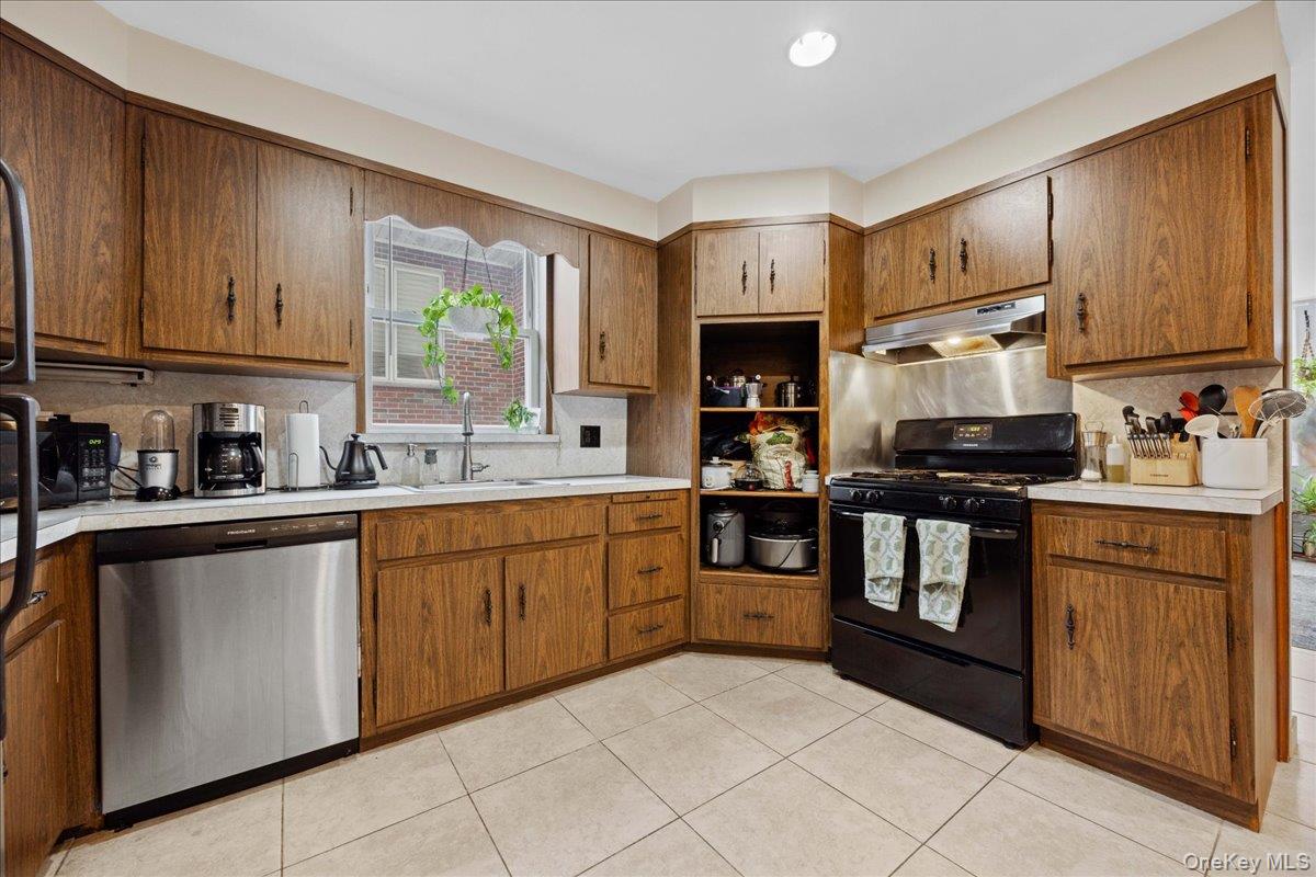 #8 photo, 21-51 48th Street, Куинс ‖ Astoria , NY 11105