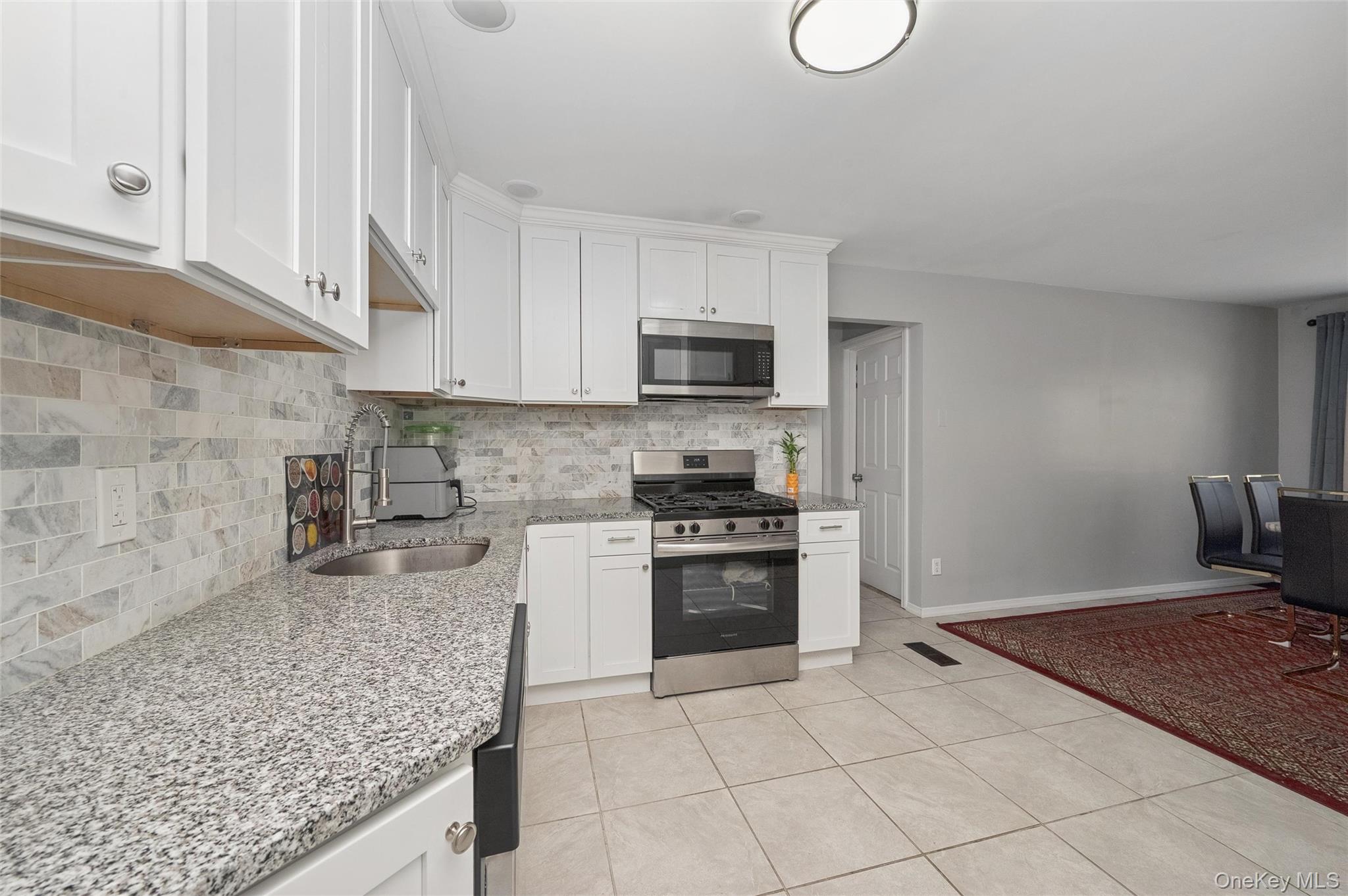 #10 photo, 31 21st Avenue, Bay Shore , NY 11706