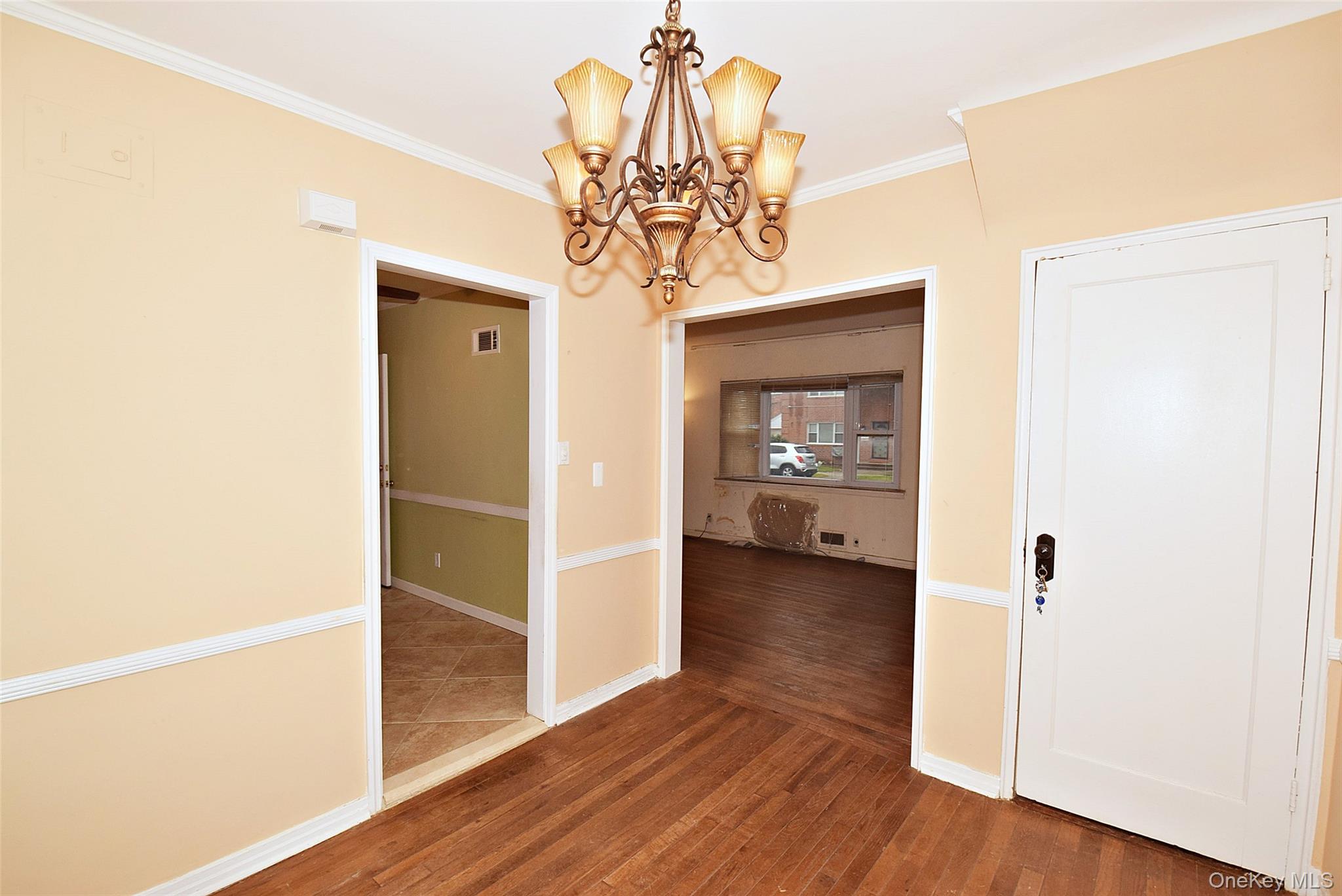 #13 photo, 7516 197th Street, קווינס Fresh Meadows , NY 11366