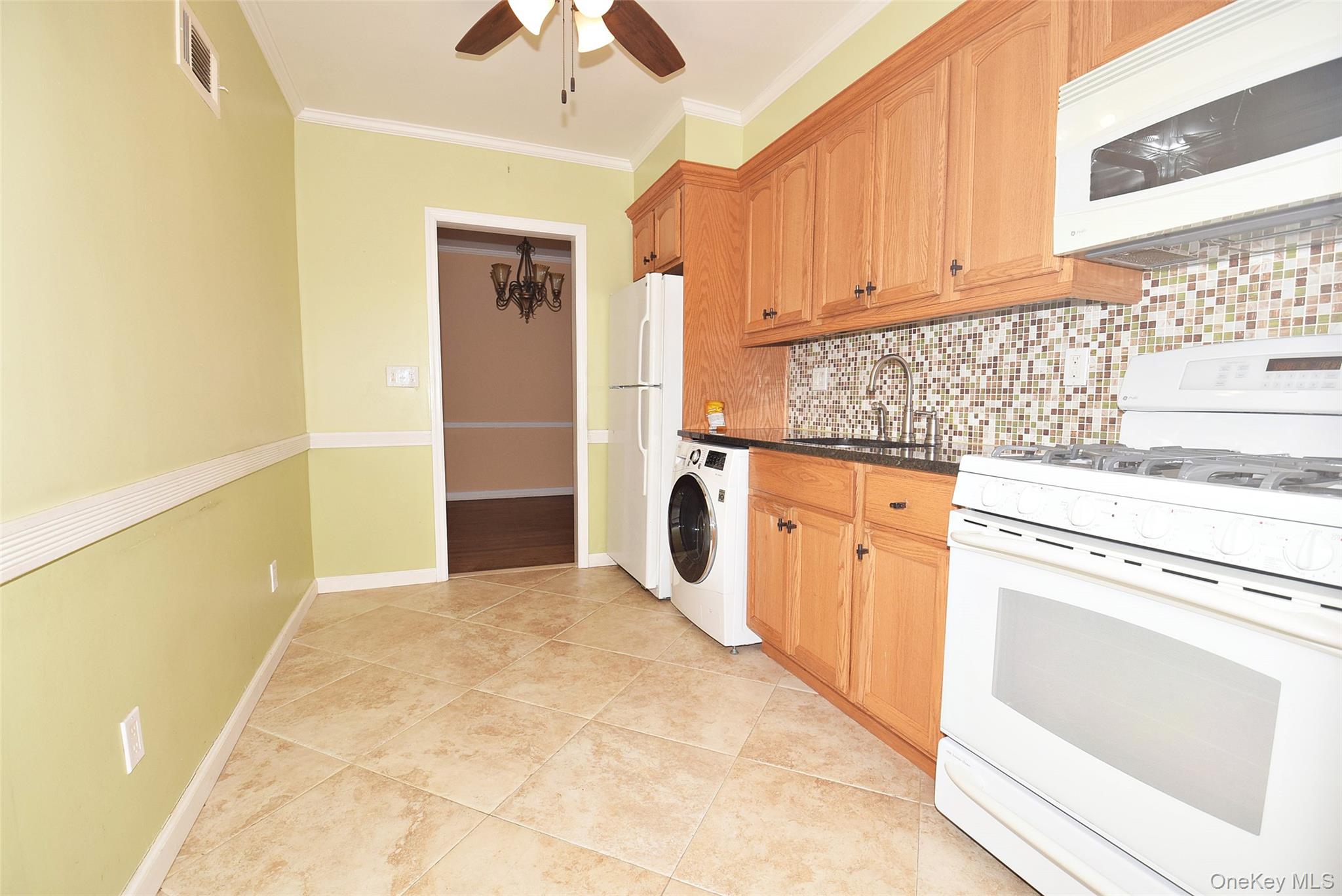 #4 photo, 7516 197th Street, קווינס Fresh Meadows , NY 11366