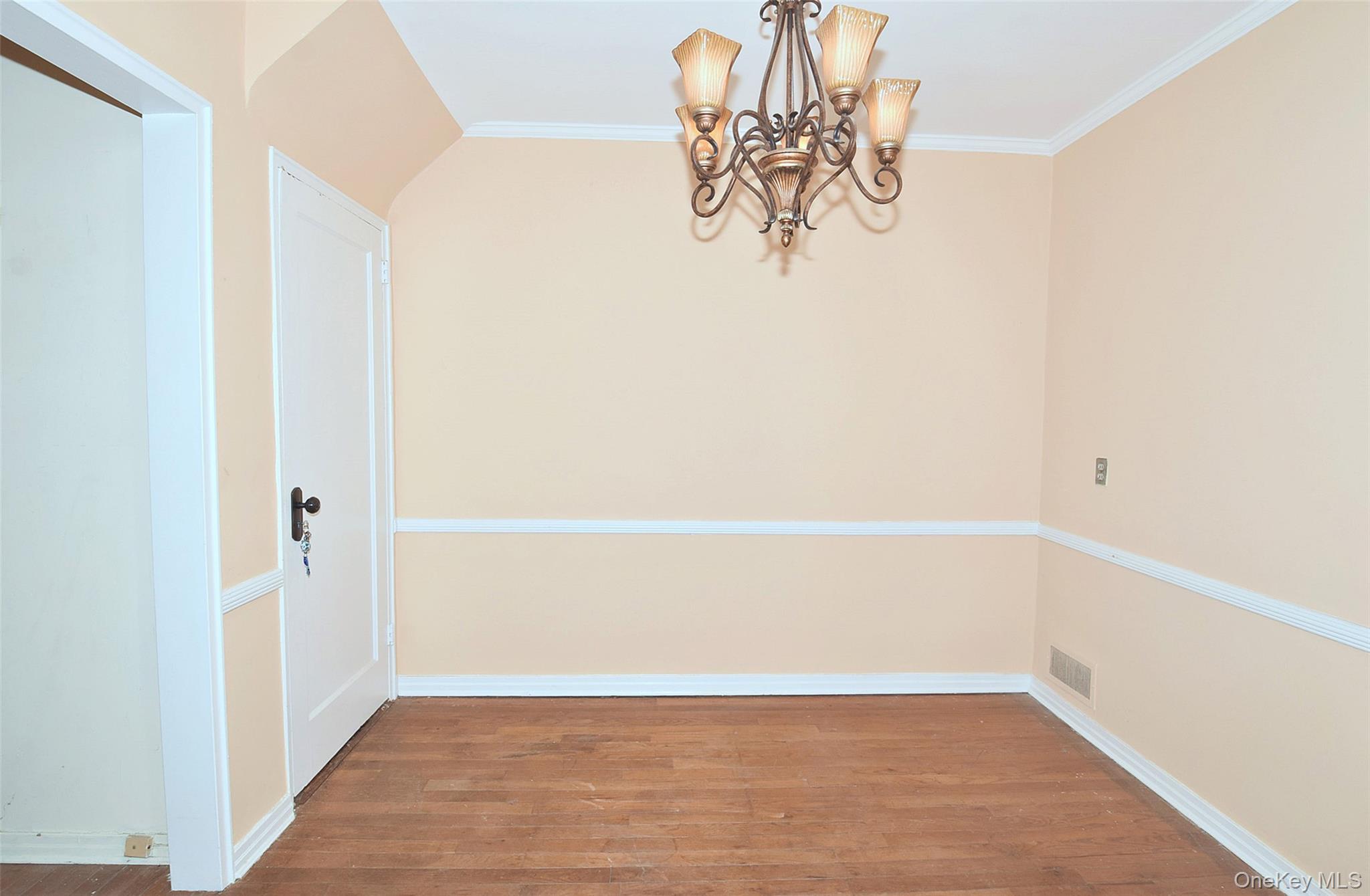 #5 photo, 7516 197th Street, קווינס Fresh Meadows , NY 11366