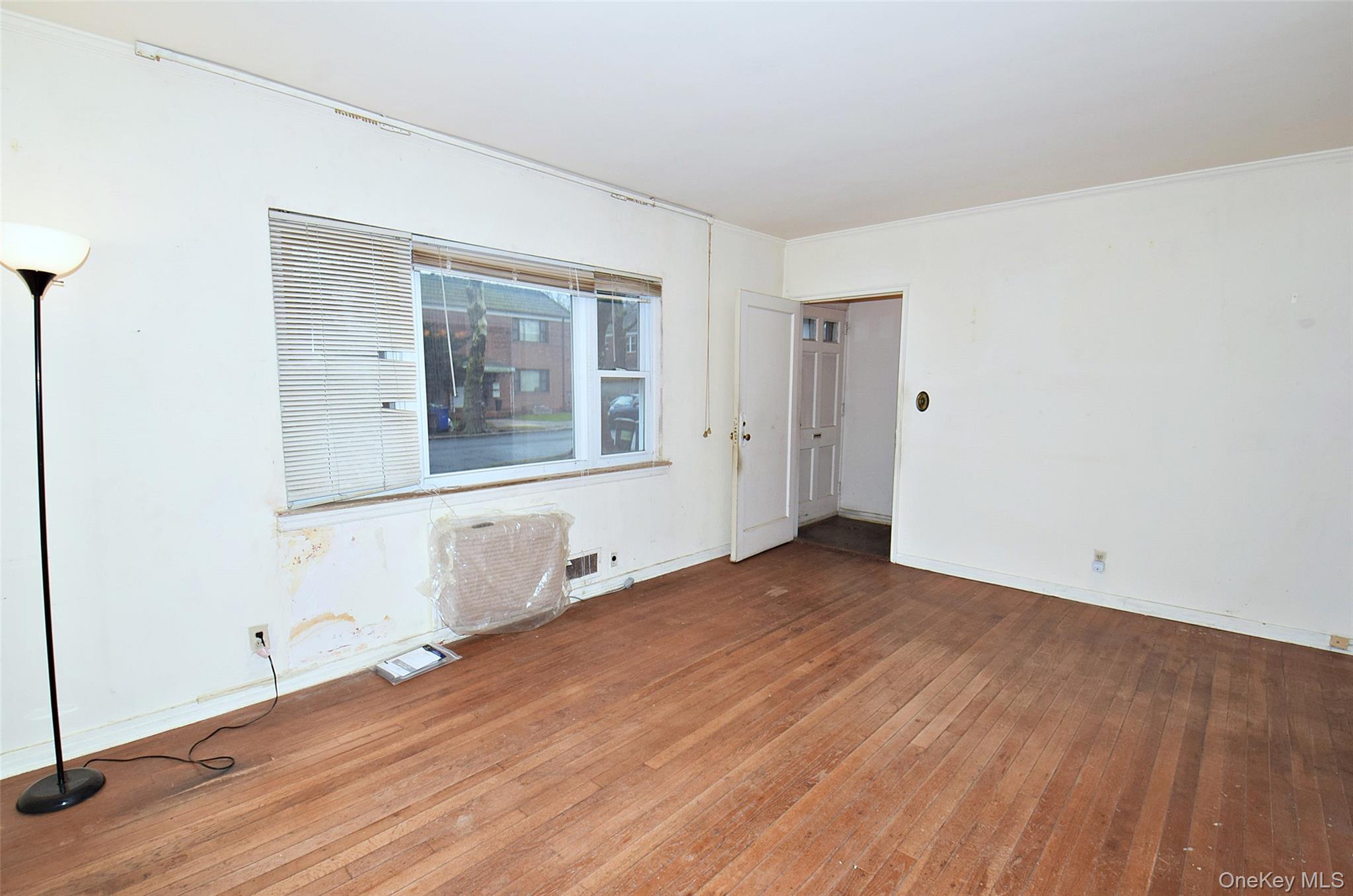 #8 photo, 7516 197th Street, קווינס Fresh Meadows , NY 11366