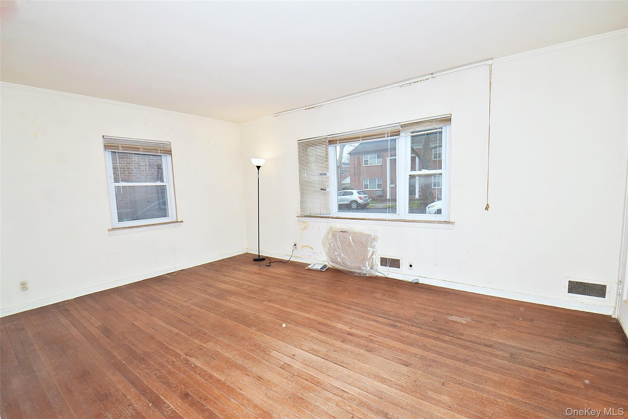 #9 photo, 7516 197th Street, קווינס Fresh Meadows , NY 11366