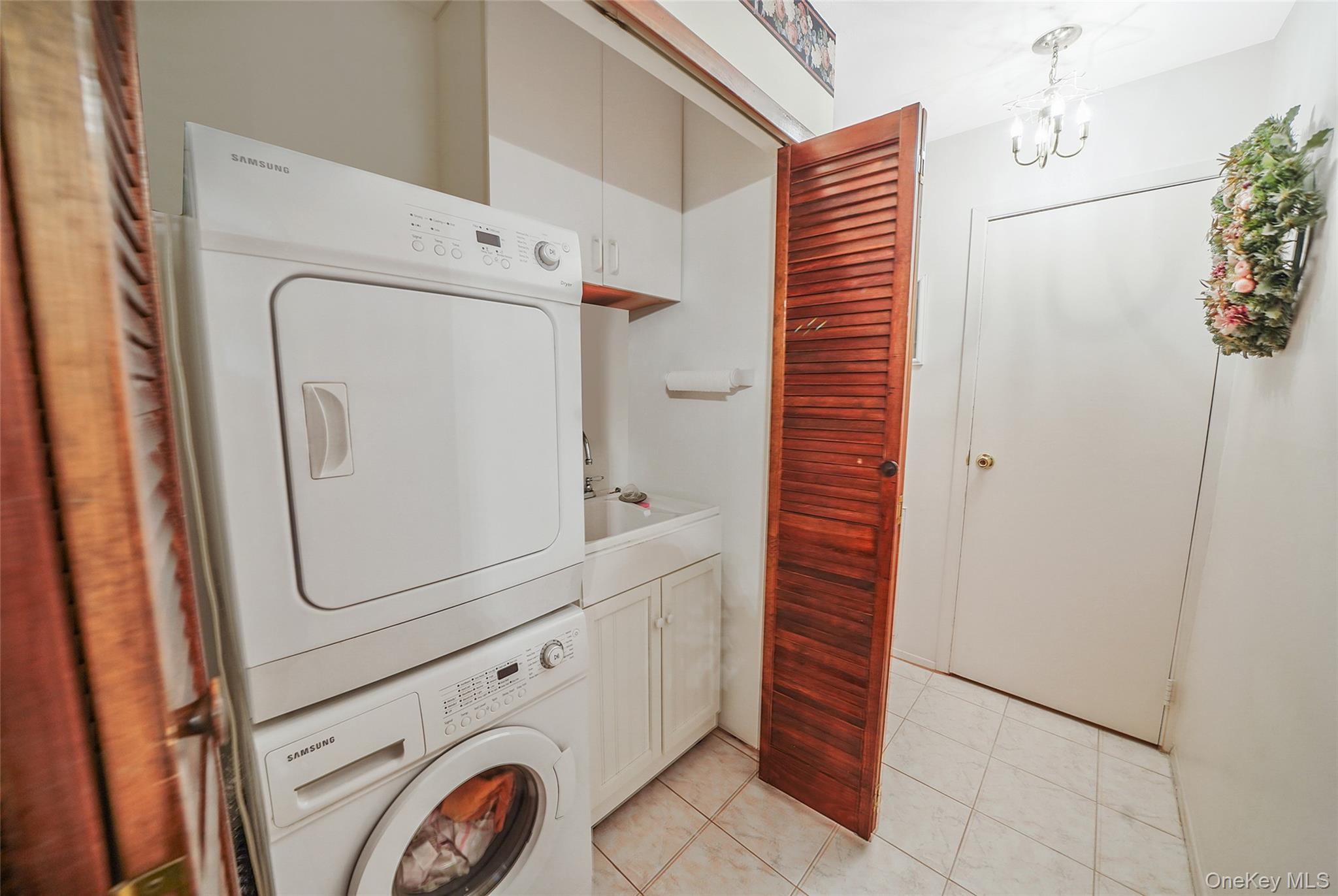 #15 photo, 12 Quail Run Drive, Deer Park , NY 11729