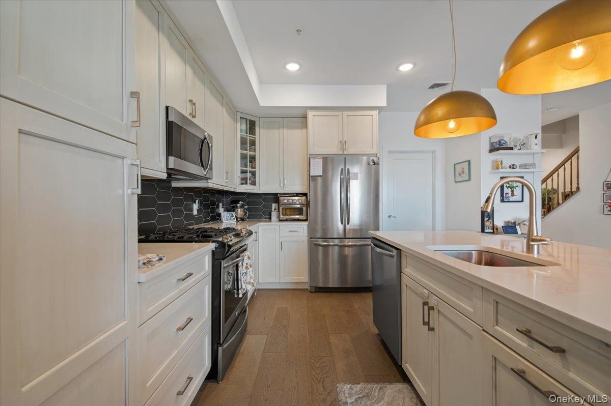 #4 photo, 422 Marina Pointe Drive, East Rockaway , NY 11518