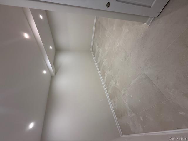 #9 photo, 16919 69th Avenue, קווינס Fresh Meadows , NY 11365