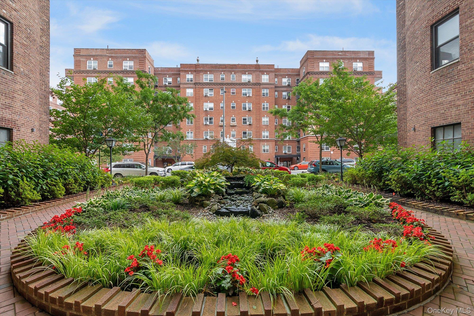 #17 photo, 69-10 Yellowstone Boulevard, Forest Hills , NY 11375