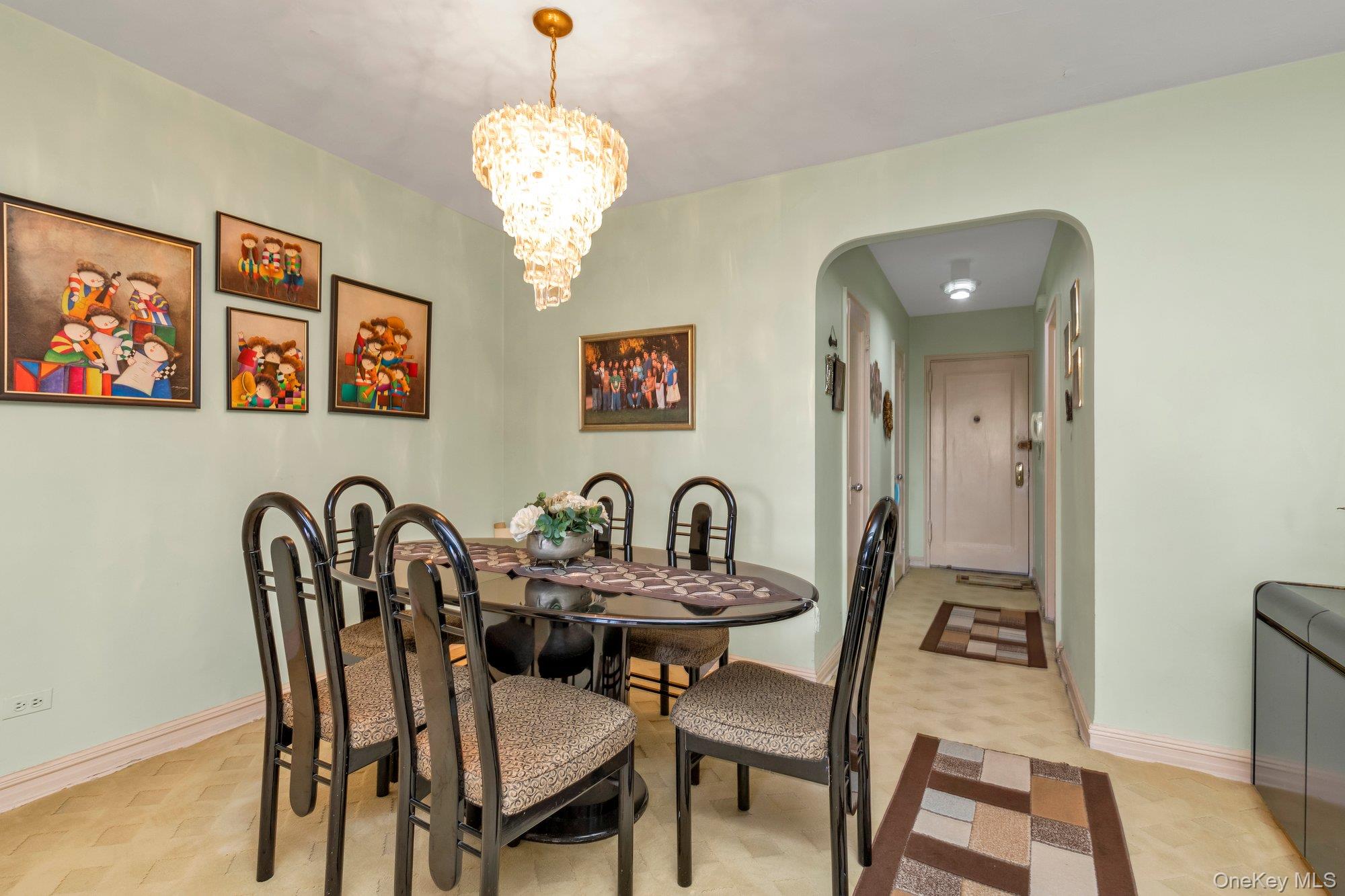 #5 photo, 69-10 Yellowstone Boulevard, Forest Hills , NY 11375