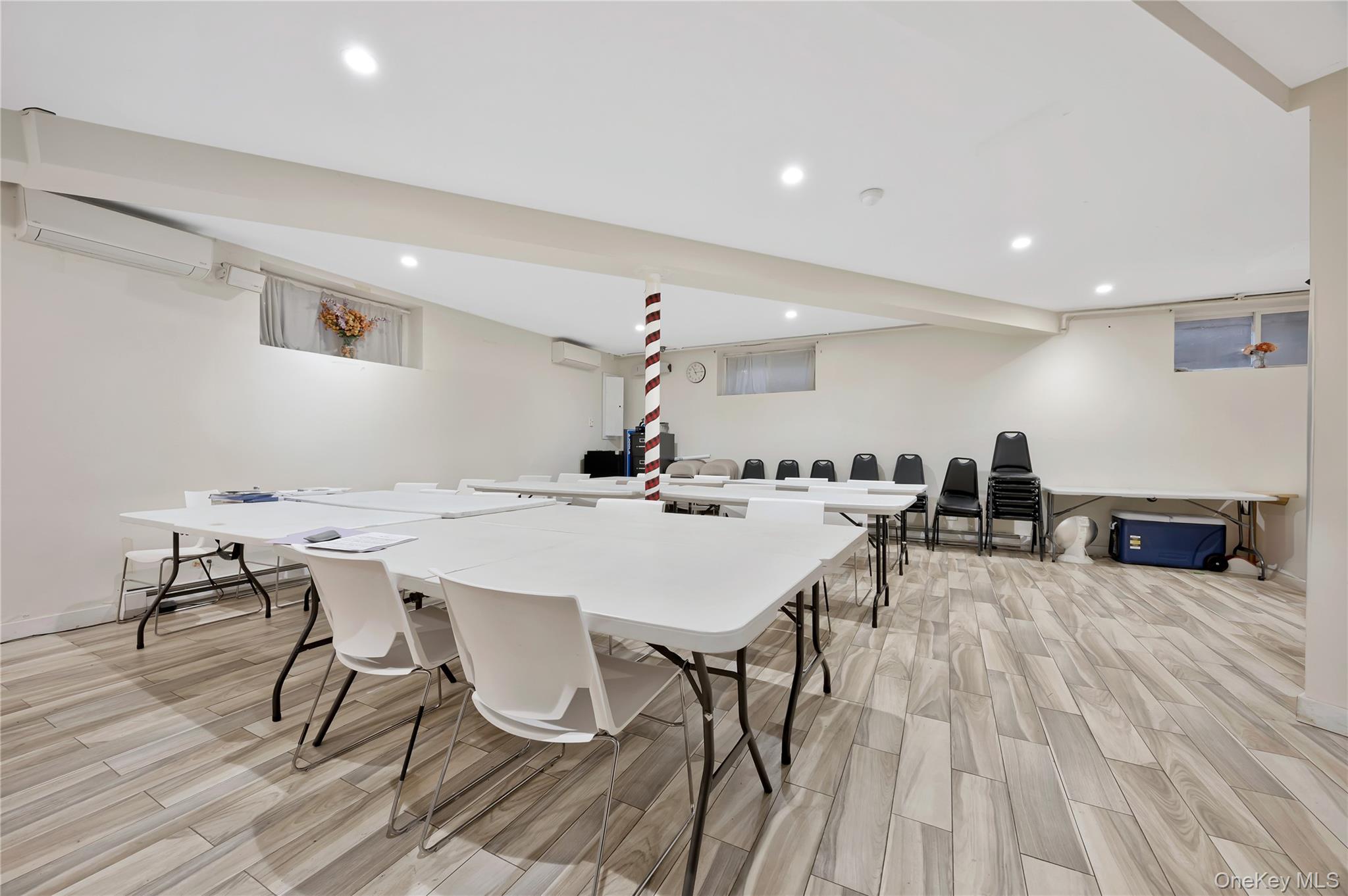 #16 photo, 143-11 Willets Point Boulevard, 皇后区 Whitestone , NY 11357