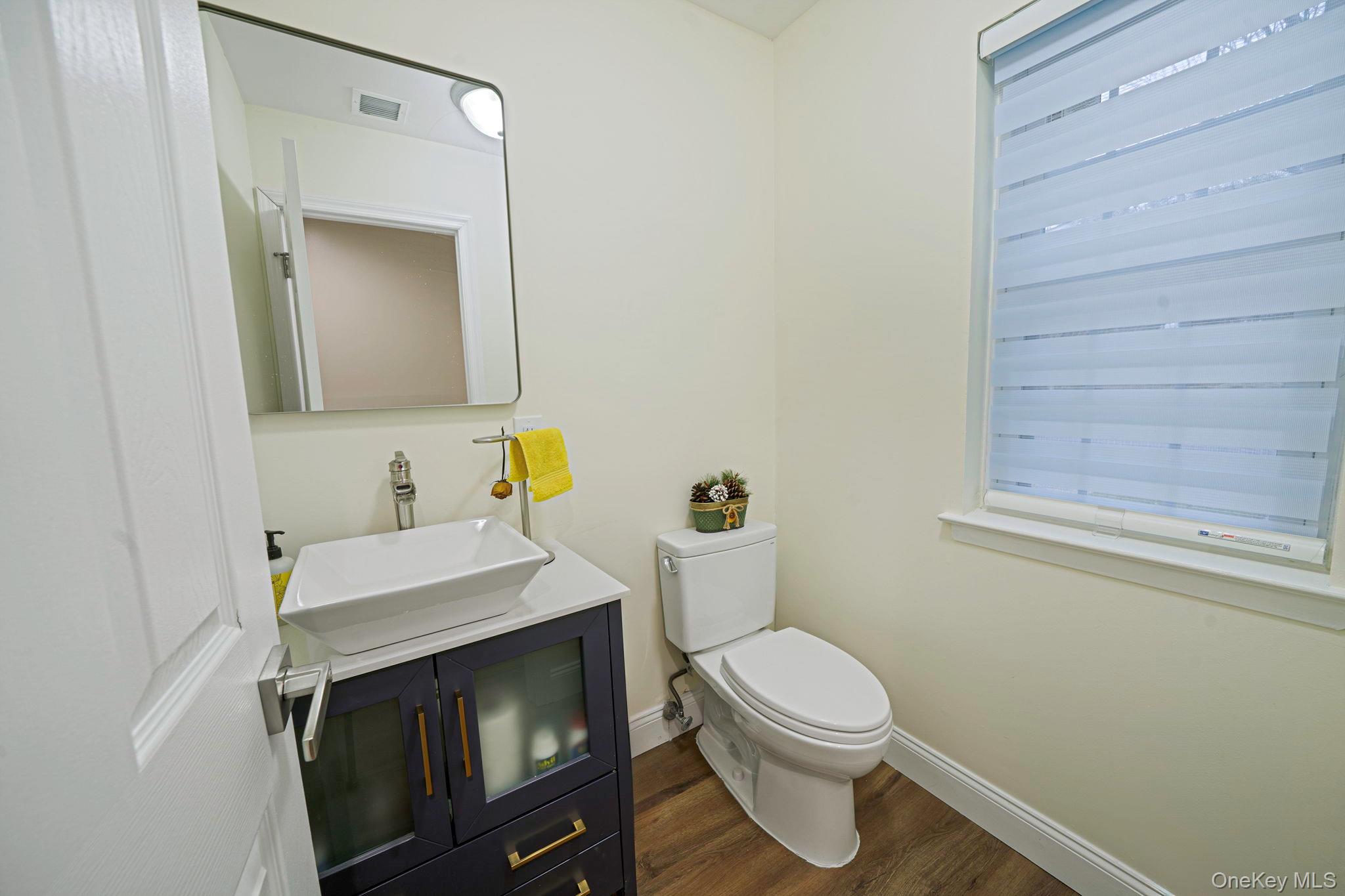 #18 photo, 103 Northwood Court, Bayport , NY 11705