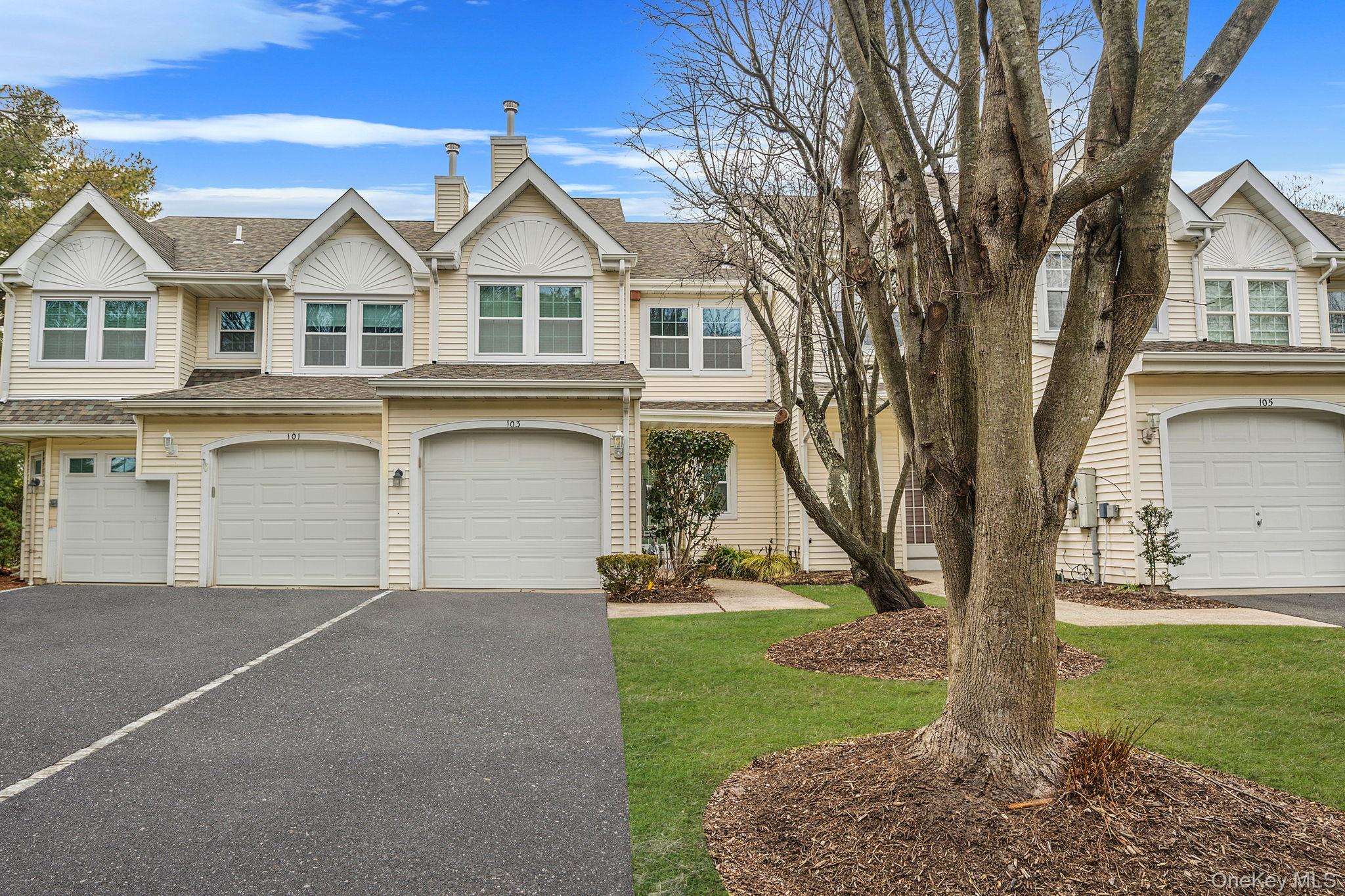 #2 photo, 103 Northwood Court, Bayport , NY 11705