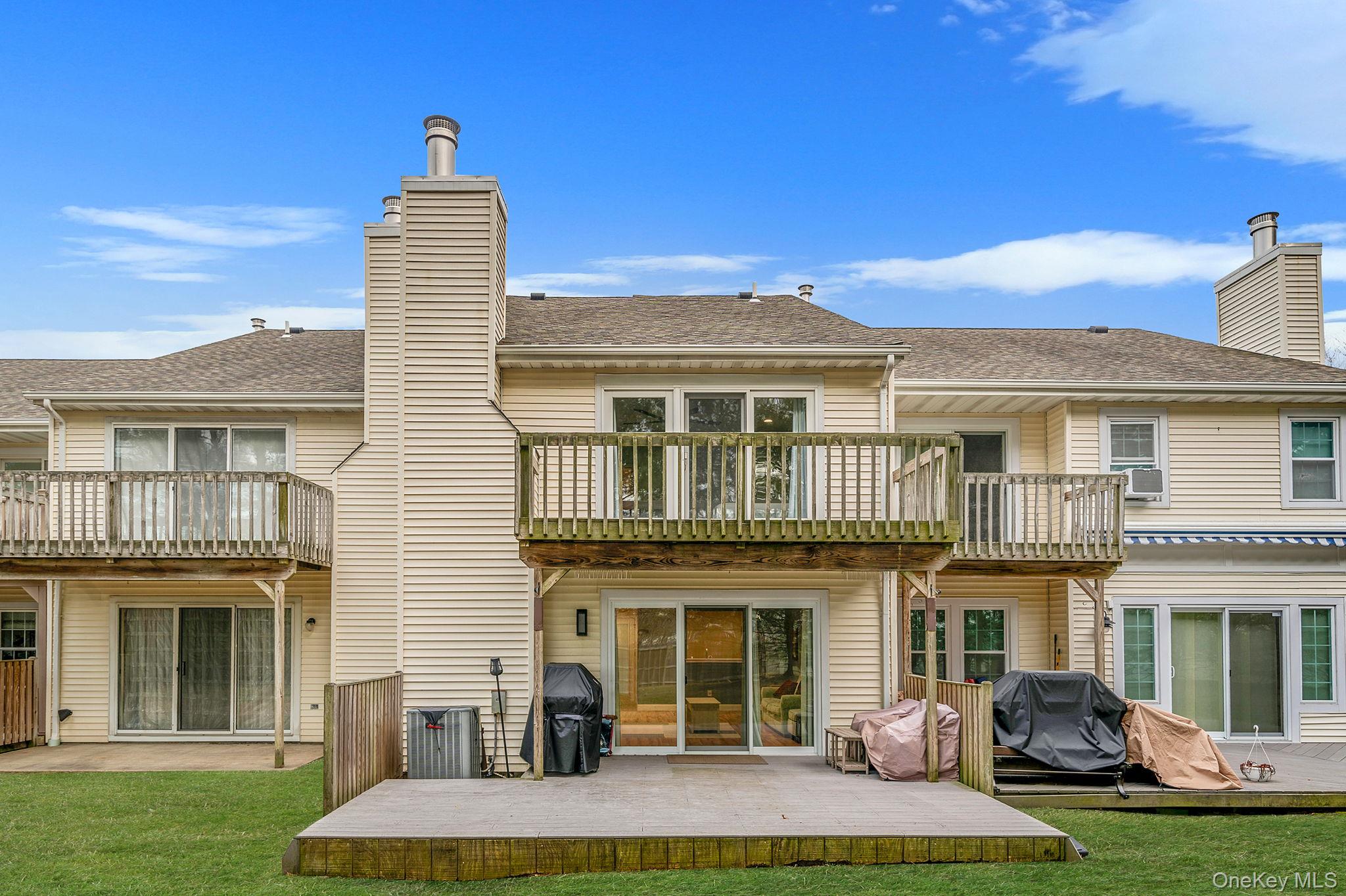 #3 photo, 103 Northwood Court, Bayport , NY 11705