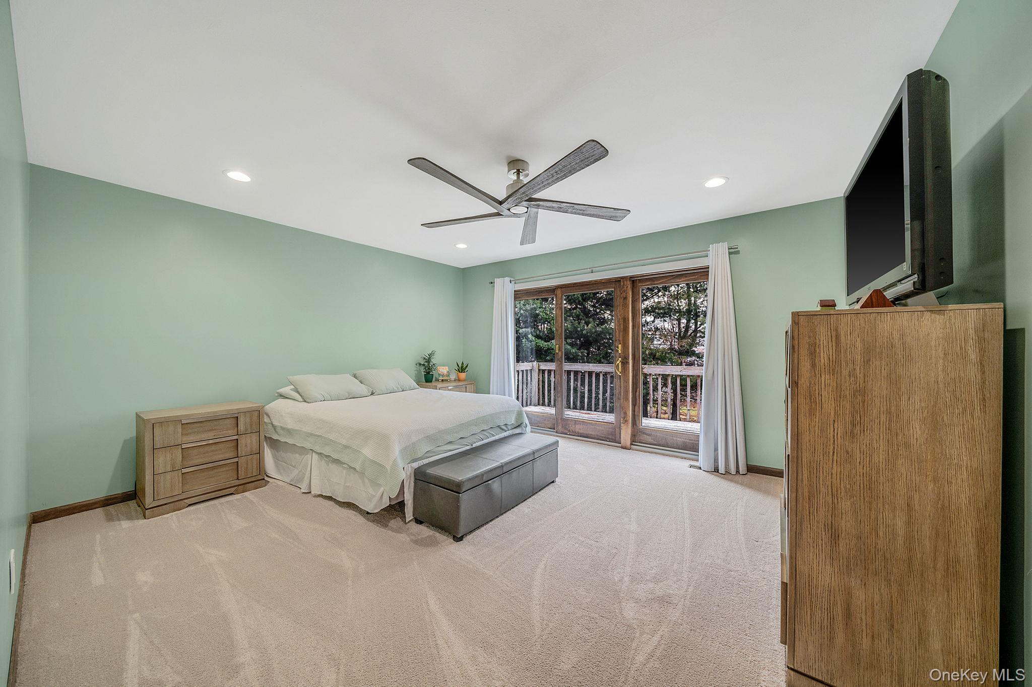 #5 photo, 103 Northwood Court, Bayport , NY 11705