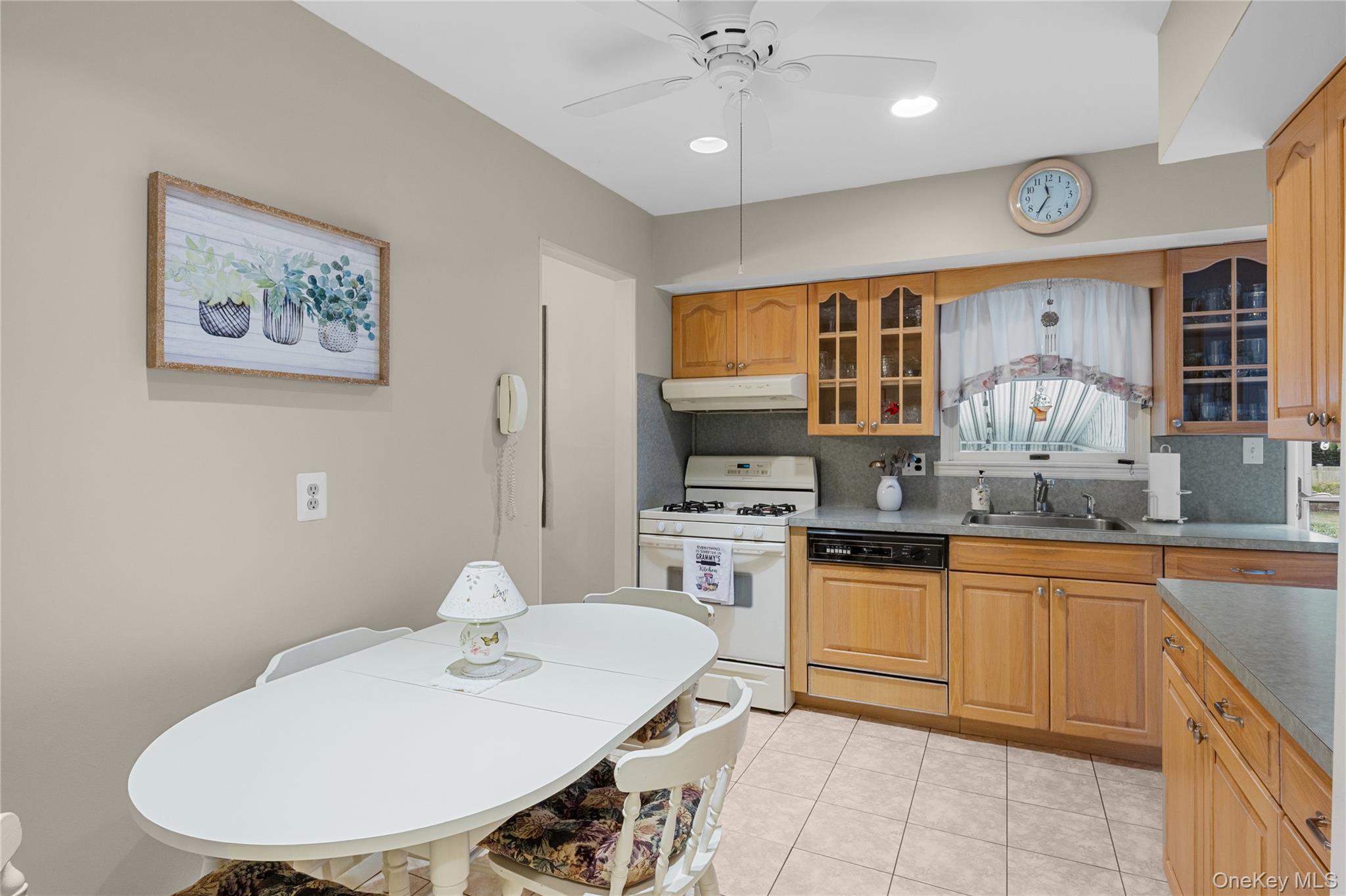 #12 photo, 144 Cedar Road, سوفولك East Northport , NY 11731