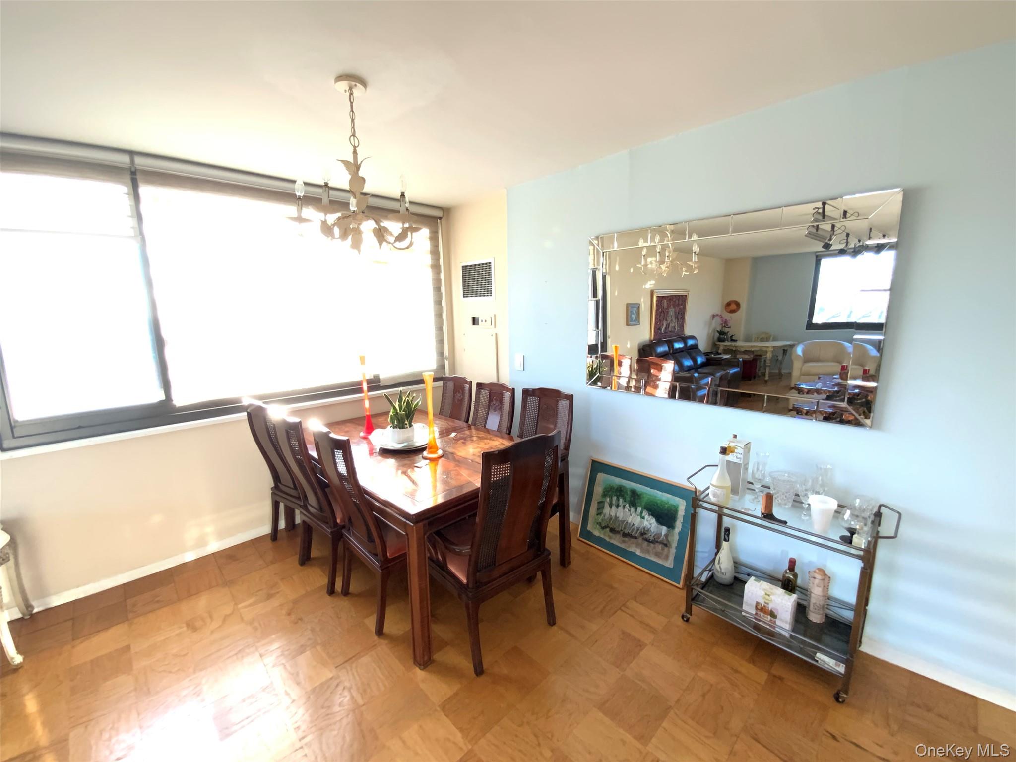 #5 photo, 27110 Grand Central Parkway, קווינס Floral Park , NY 11005