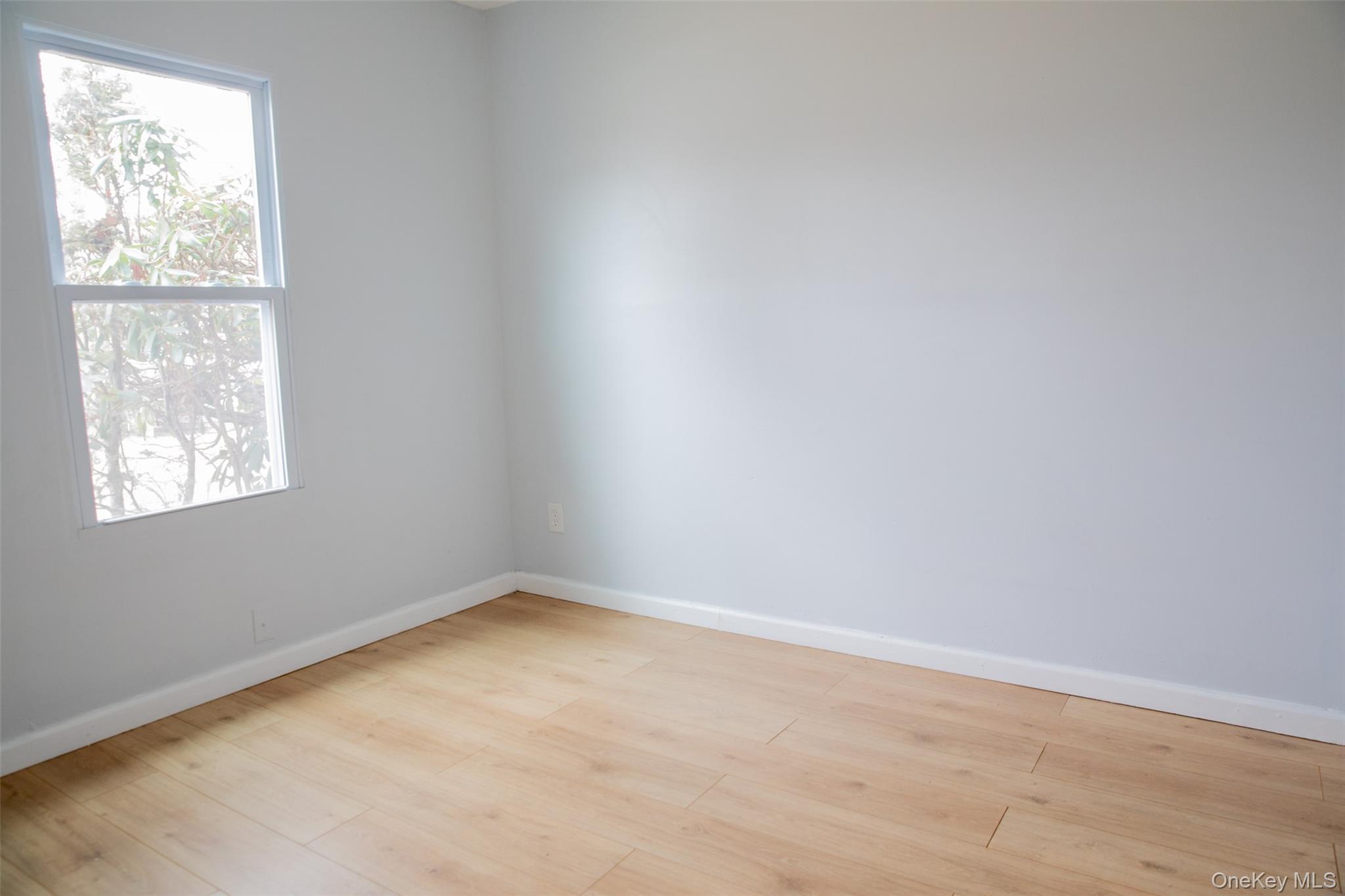 #6 photo, 1 A Jamestown Court, Ridge , NY 11961