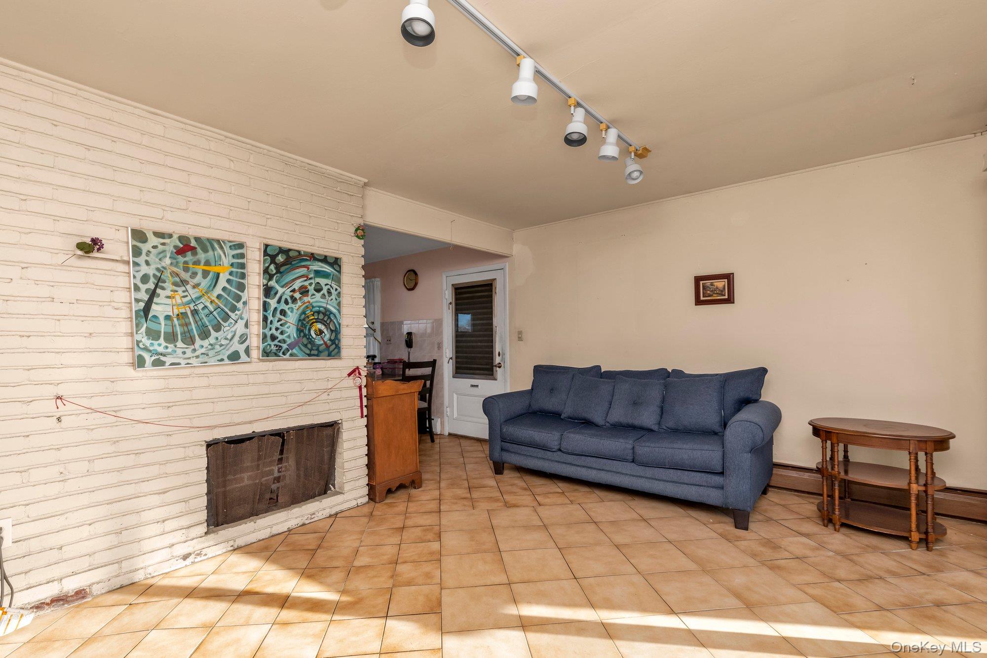 #4 photo, 8 Straight Lane, 长岛 Levittown , NY 11756