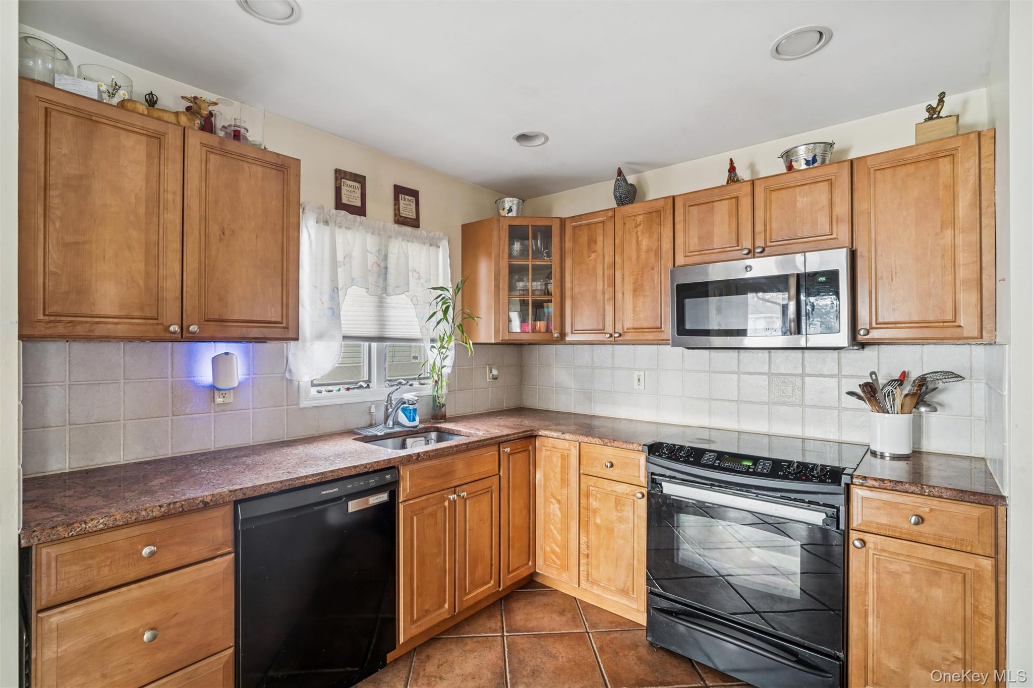 #4 photo, 29 Lexington Avenue, West Babylon , NY 11704