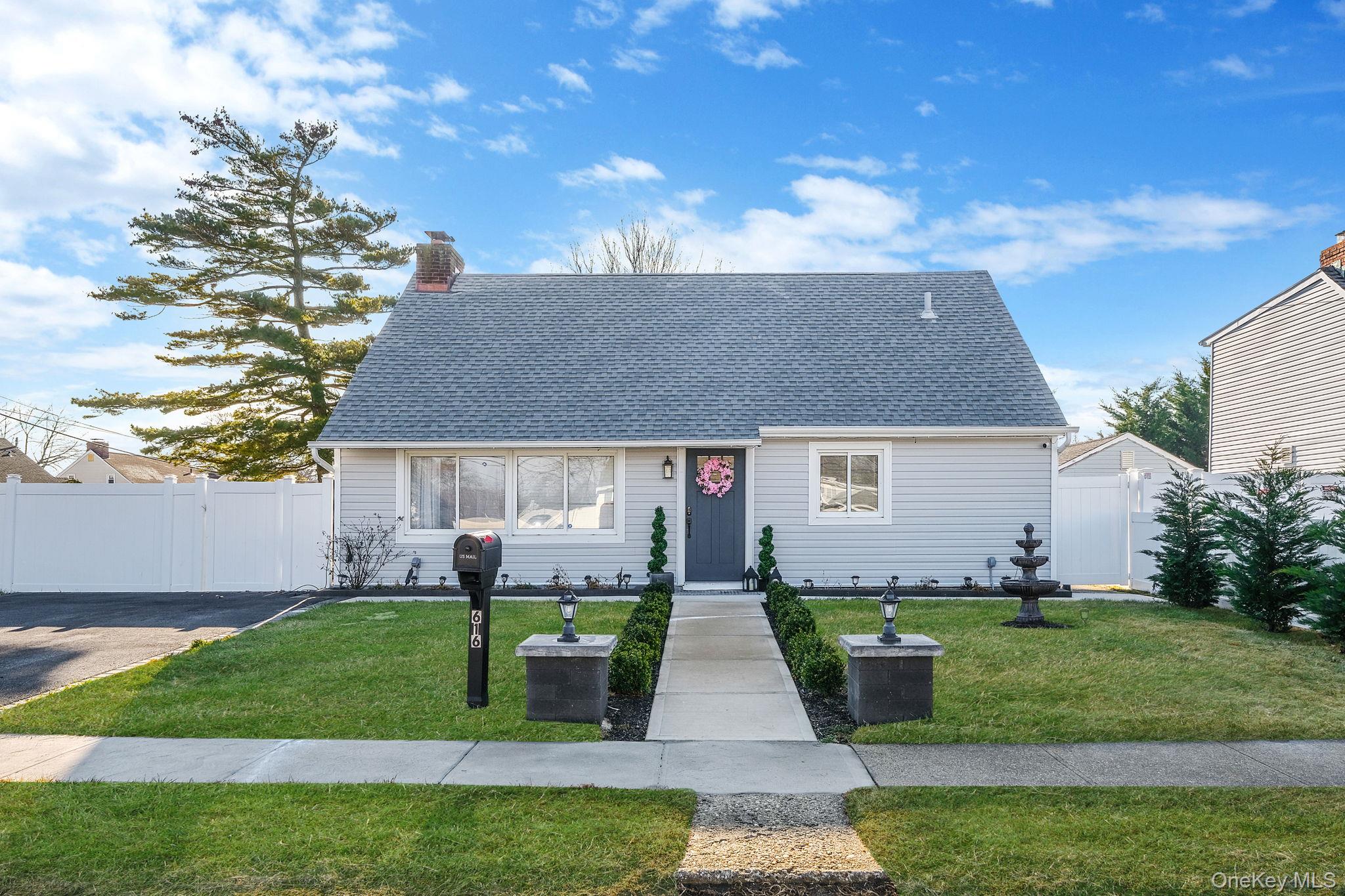 #1 photo, 616 Kenmore Avenue, Copiague , NY 11726